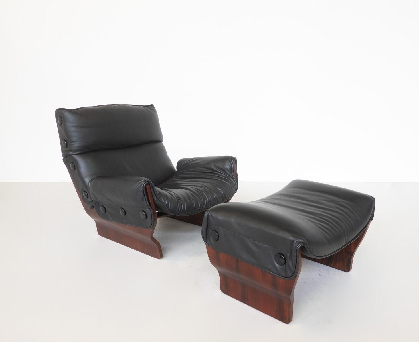 Mid-Century Modern Canada P110 Armchair and Ottoman by Osvaldo Borsani for Tecno For Sale 4