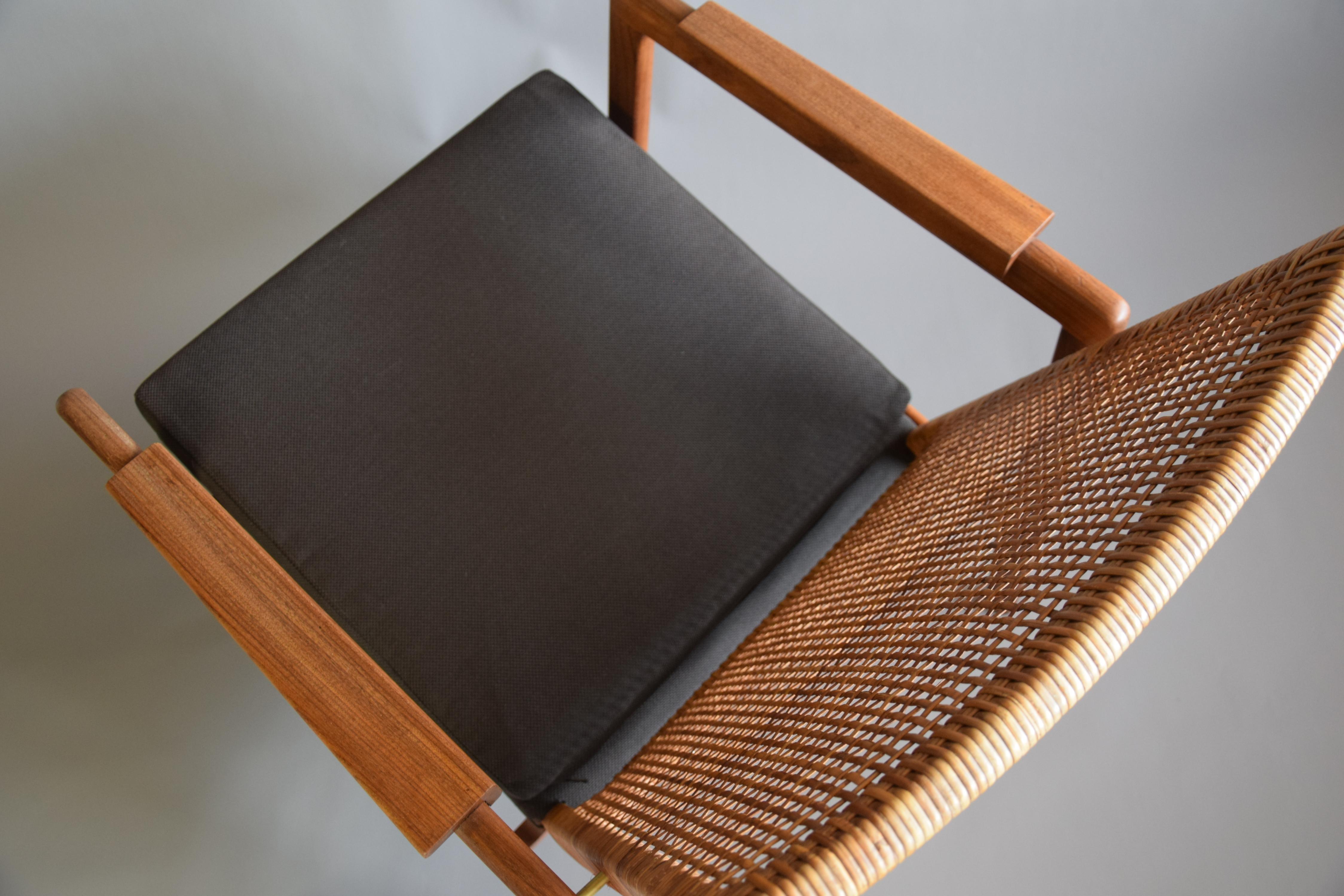 Mid-Century Modern Cane and Wood Lounge Chair 5