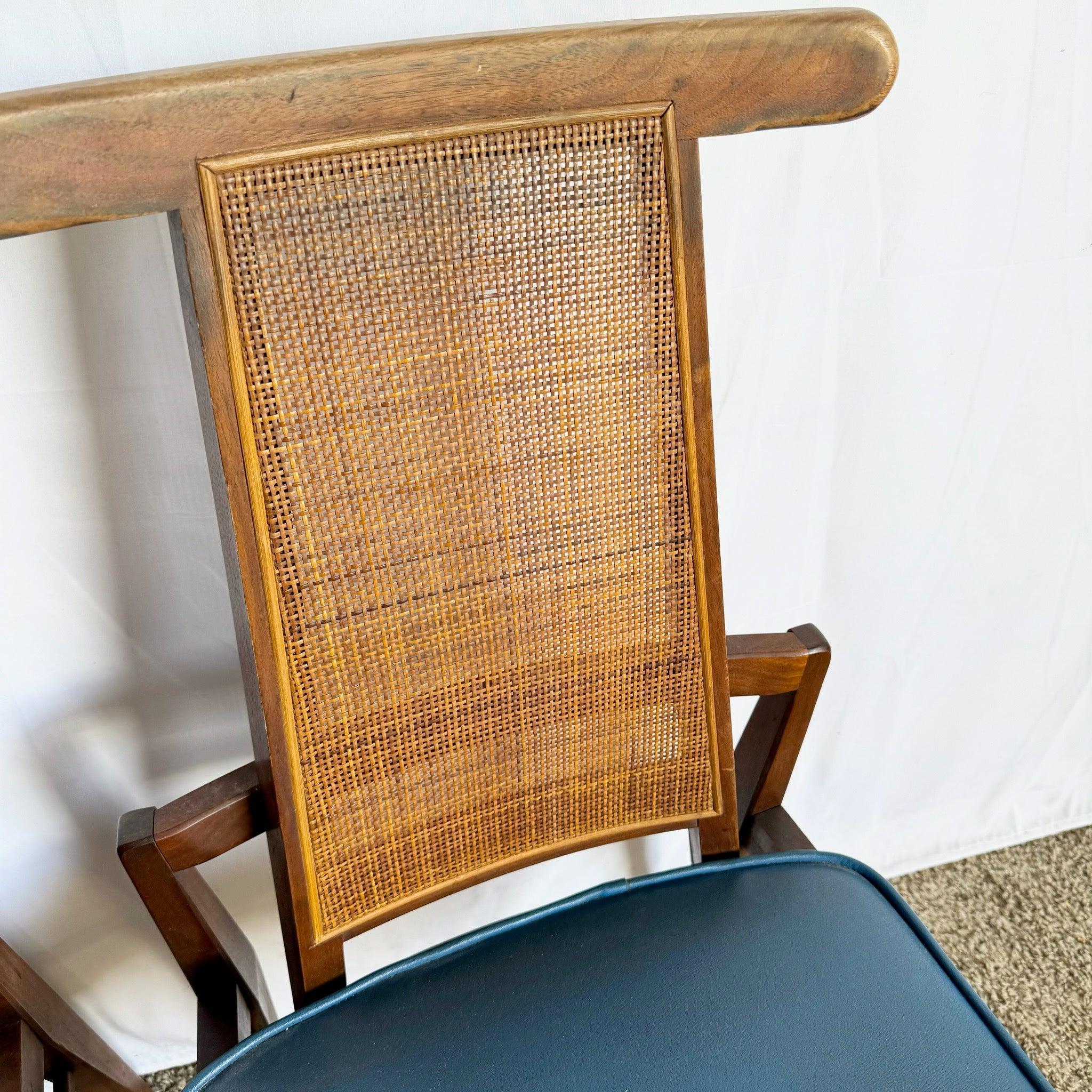 Mid Century Modern Cane Back Wooden Dining Chairs by Foster McDavid - Set of 3 in vendita 3