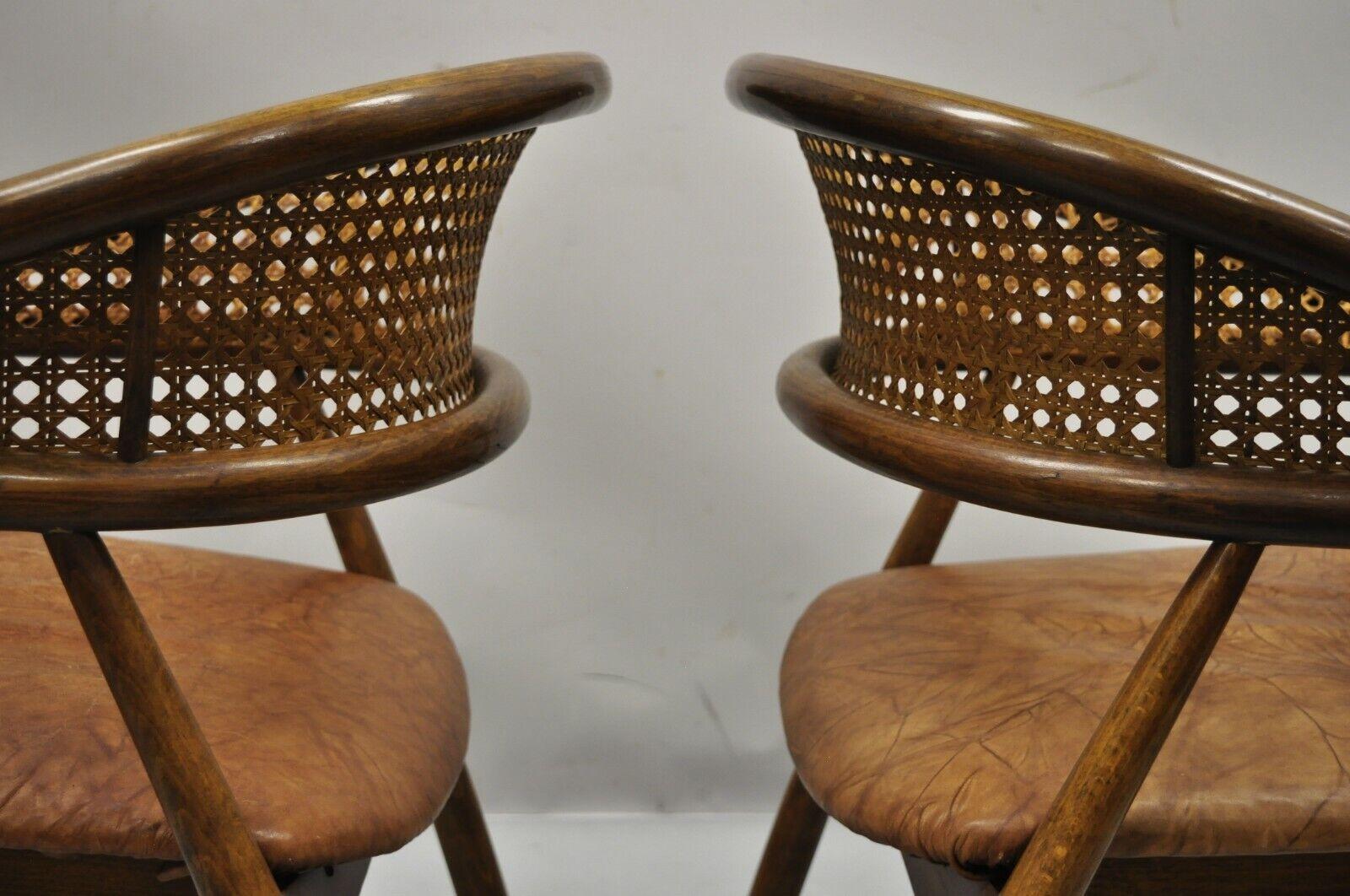 20ième siècle Paire de fauteuils en bois courbé de style King Cole de James Mont, datant du milieu du siècle dernier en vente