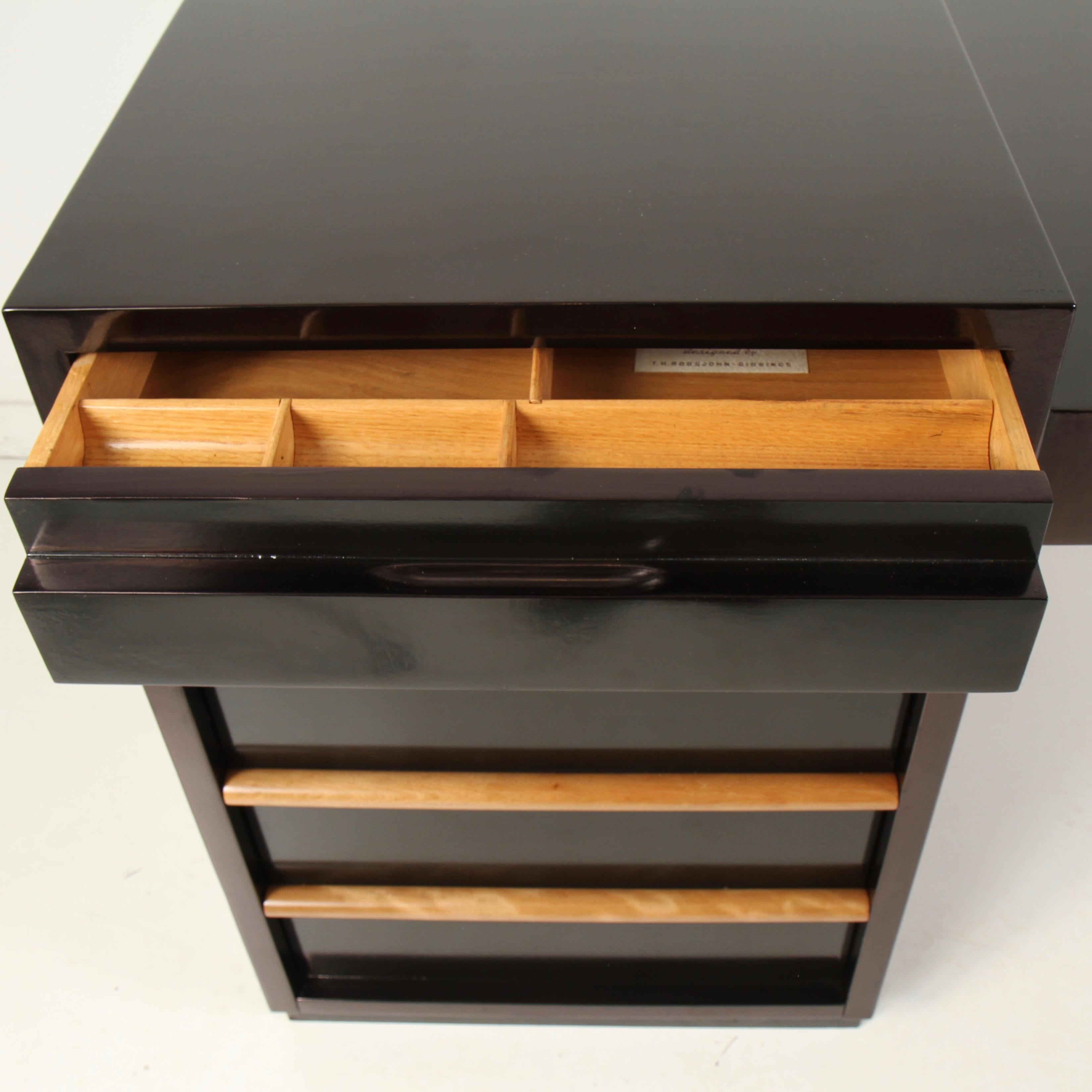 Mid-Century Modern Cantilevered Desk by T.H. Robsjohn Gibbings For Widdicomb 7