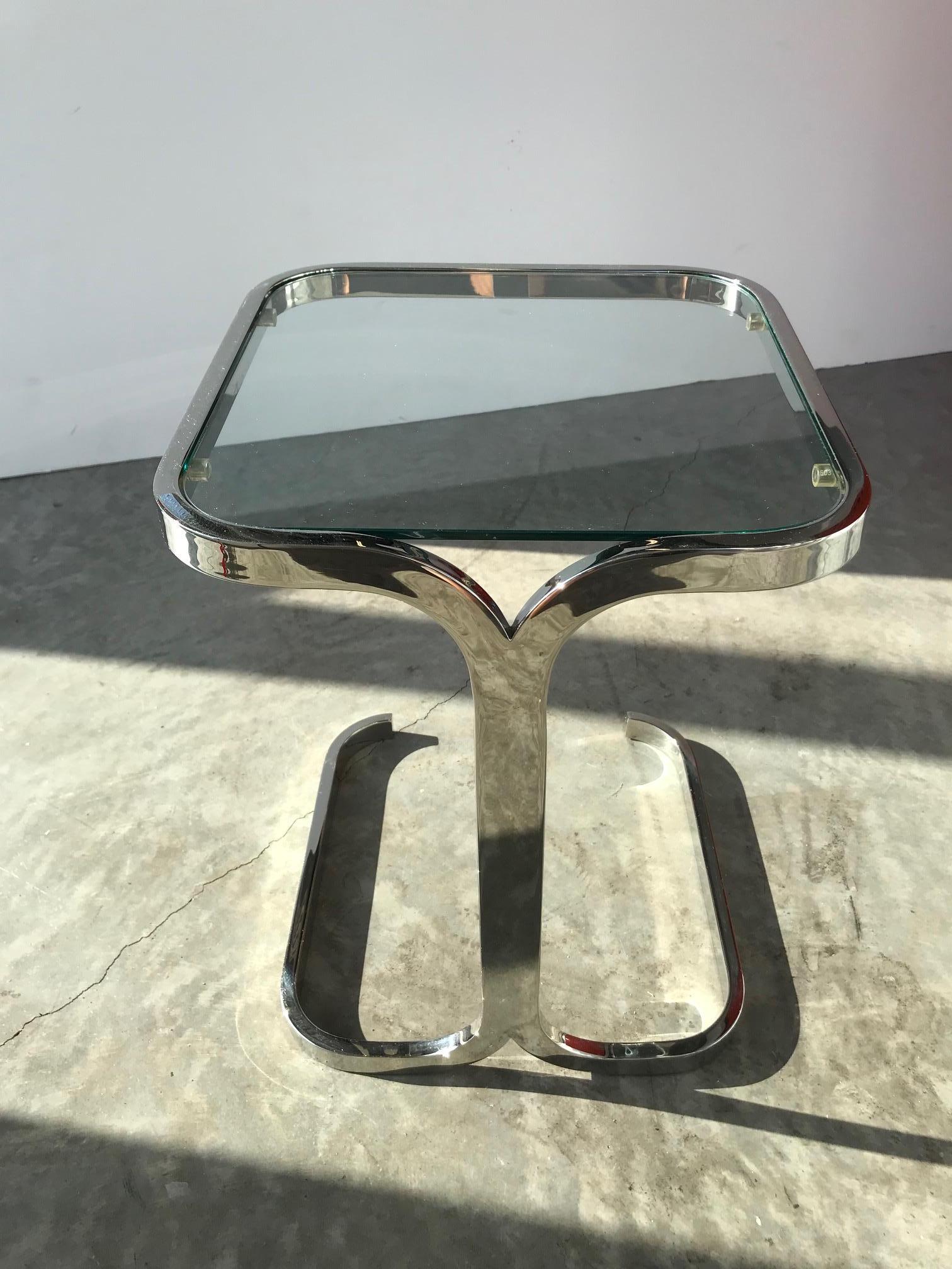 Mid-Century Modern Cantilevered Side Table in Chrome, Italy, 1970s 3