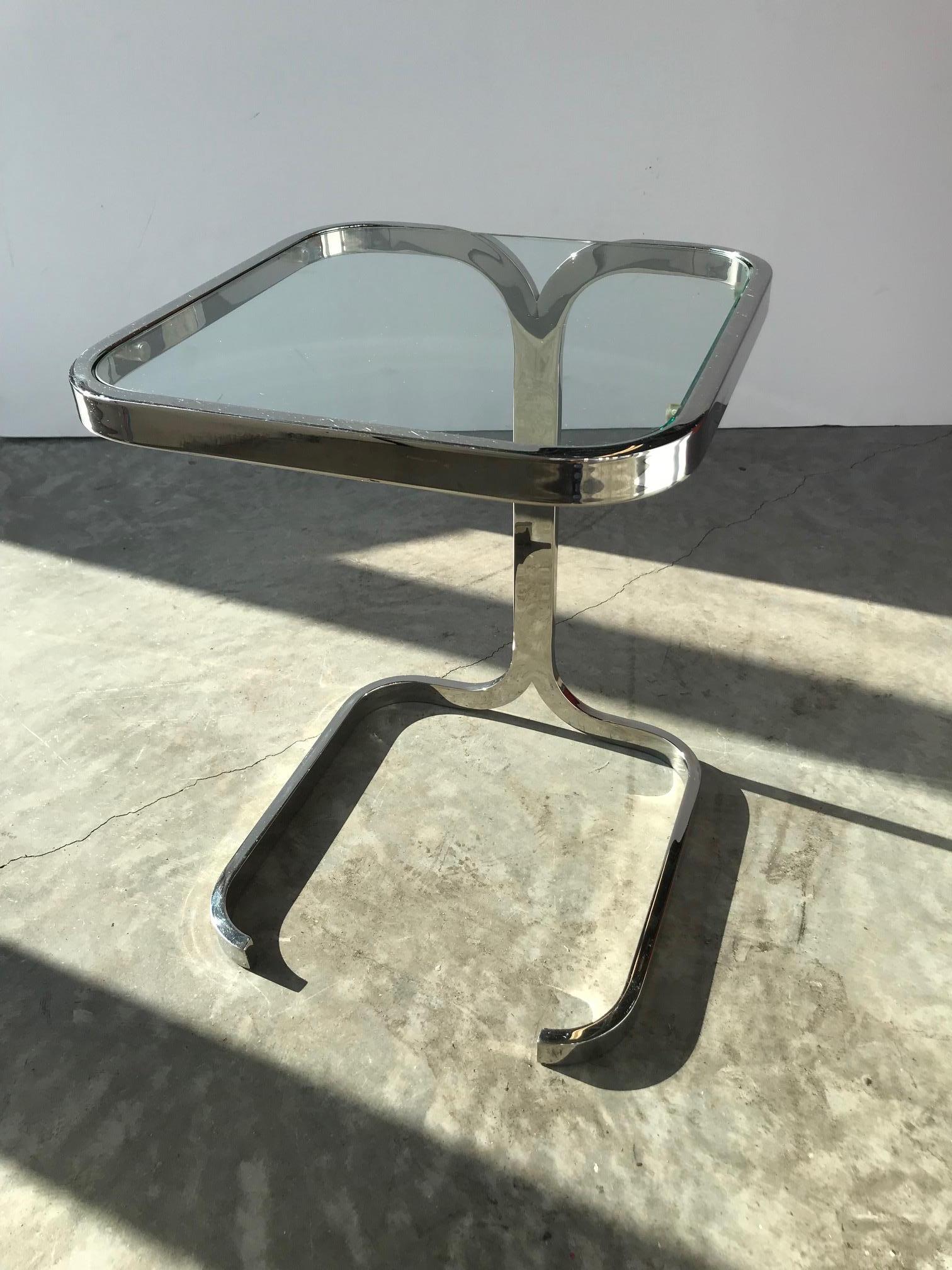Mid-Century Modern Cantilevered Side Table in Chrome, Italy, 1970s 4