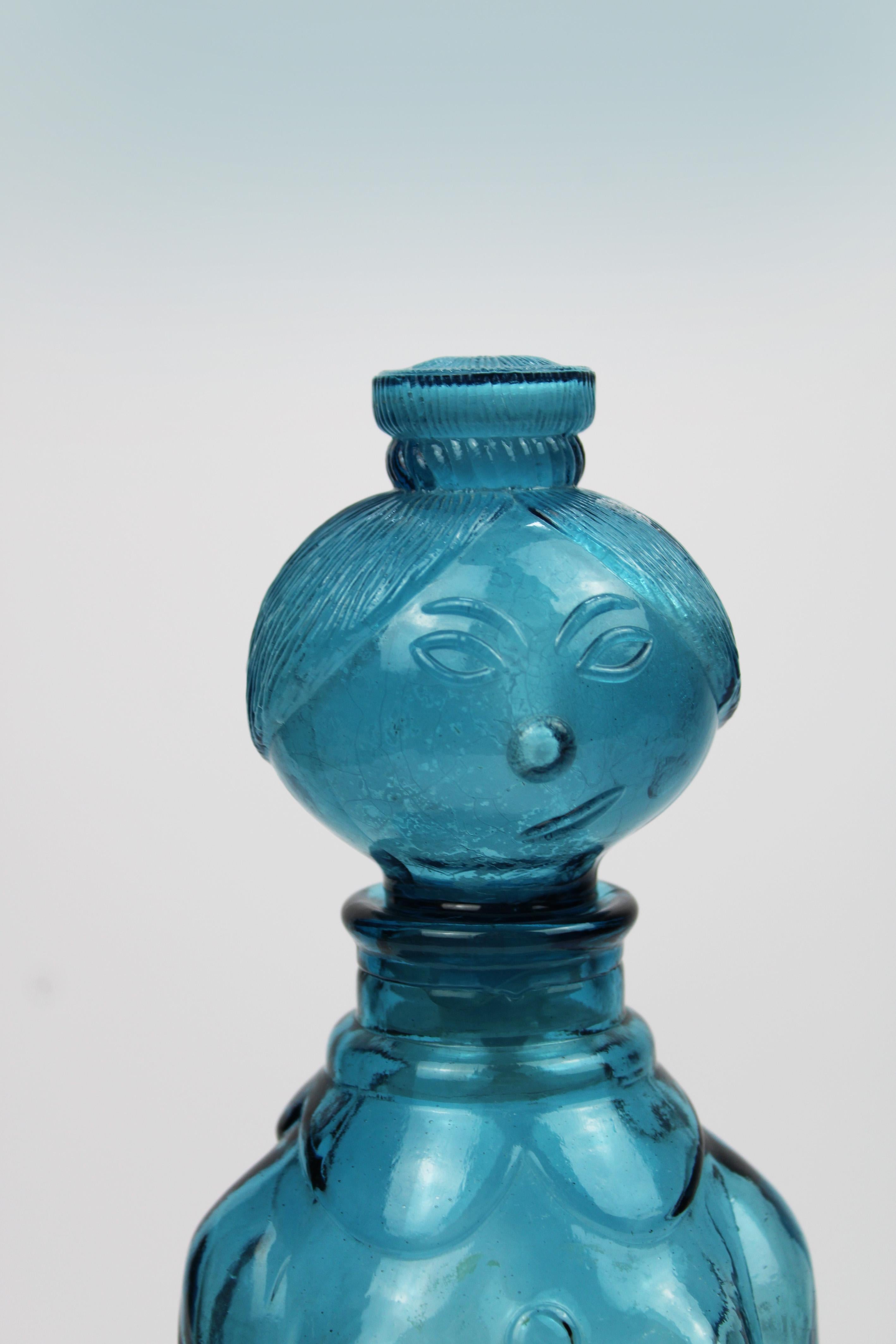Fatto a mano Caraffa Mid Century Modern in vetro goffrato blu Empoli Decanter Lady 1960's Italy in vendita