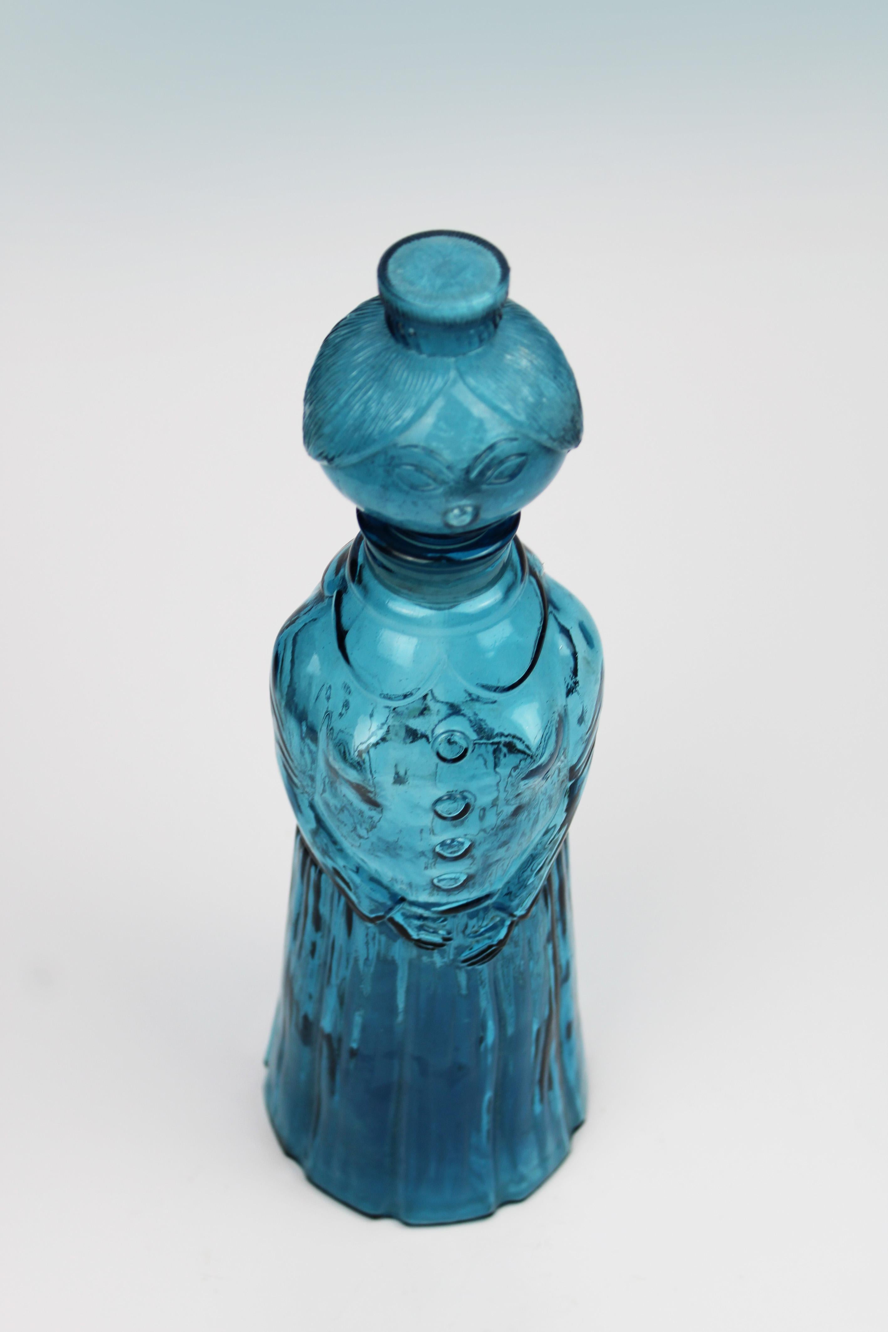 XX secolo Caraffa Mid Century Modern in vetro goffrato blu Empoli Decanter Lady 1960's Italy in vendita