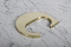 Carl Auböck Austria Messing Brief oder Initiale "C" Briefbeschwerer aus der Jahrhundertmitte