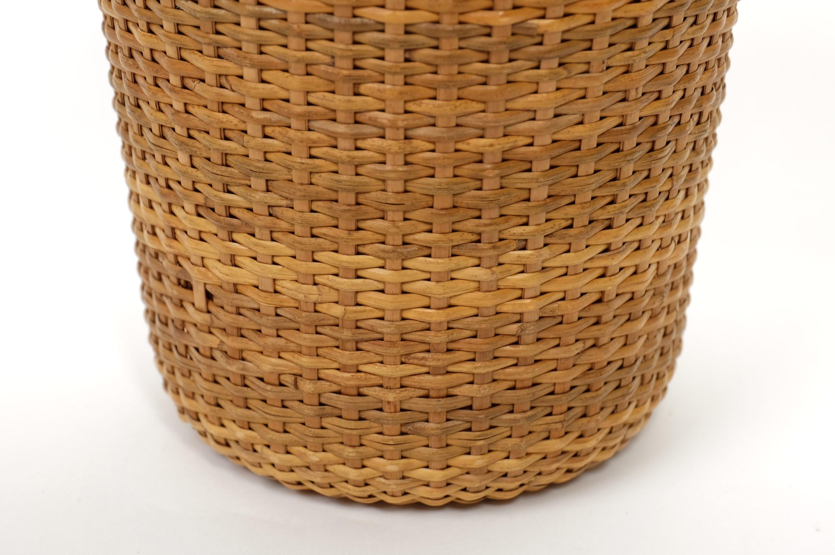 Panier en cuivre et osier de Carl Auböck, Autriche, années 1950, The Moderns en vente 3