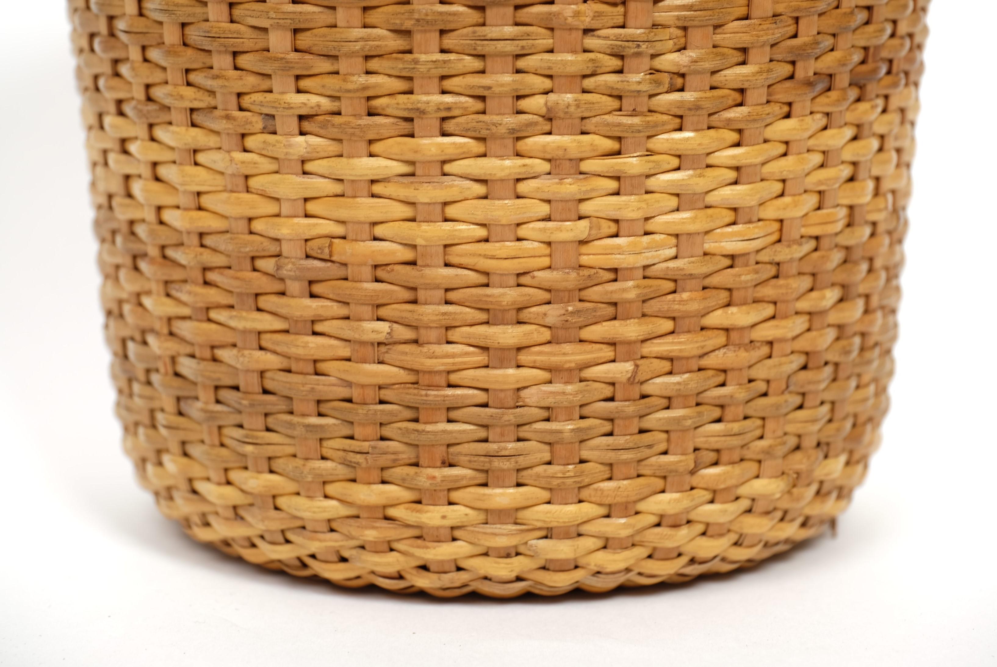 Panier en cuivre et osier de Carl Auböck, Autriche, années 1950, The Moderns en vente 4