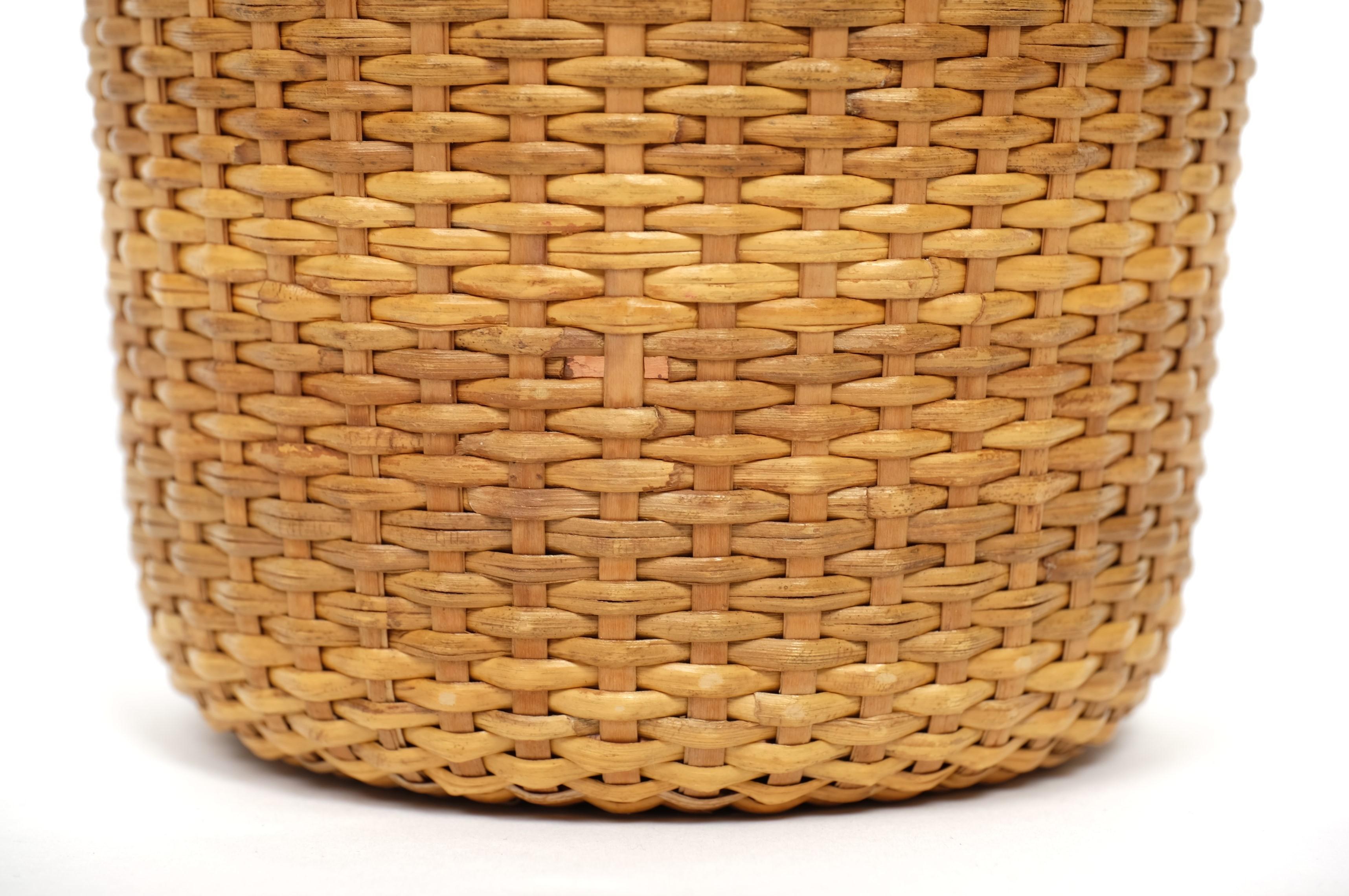 Panier en cuivre et osier de Carl Auböck, Autriche, années 1950, The Moderns en vente 5