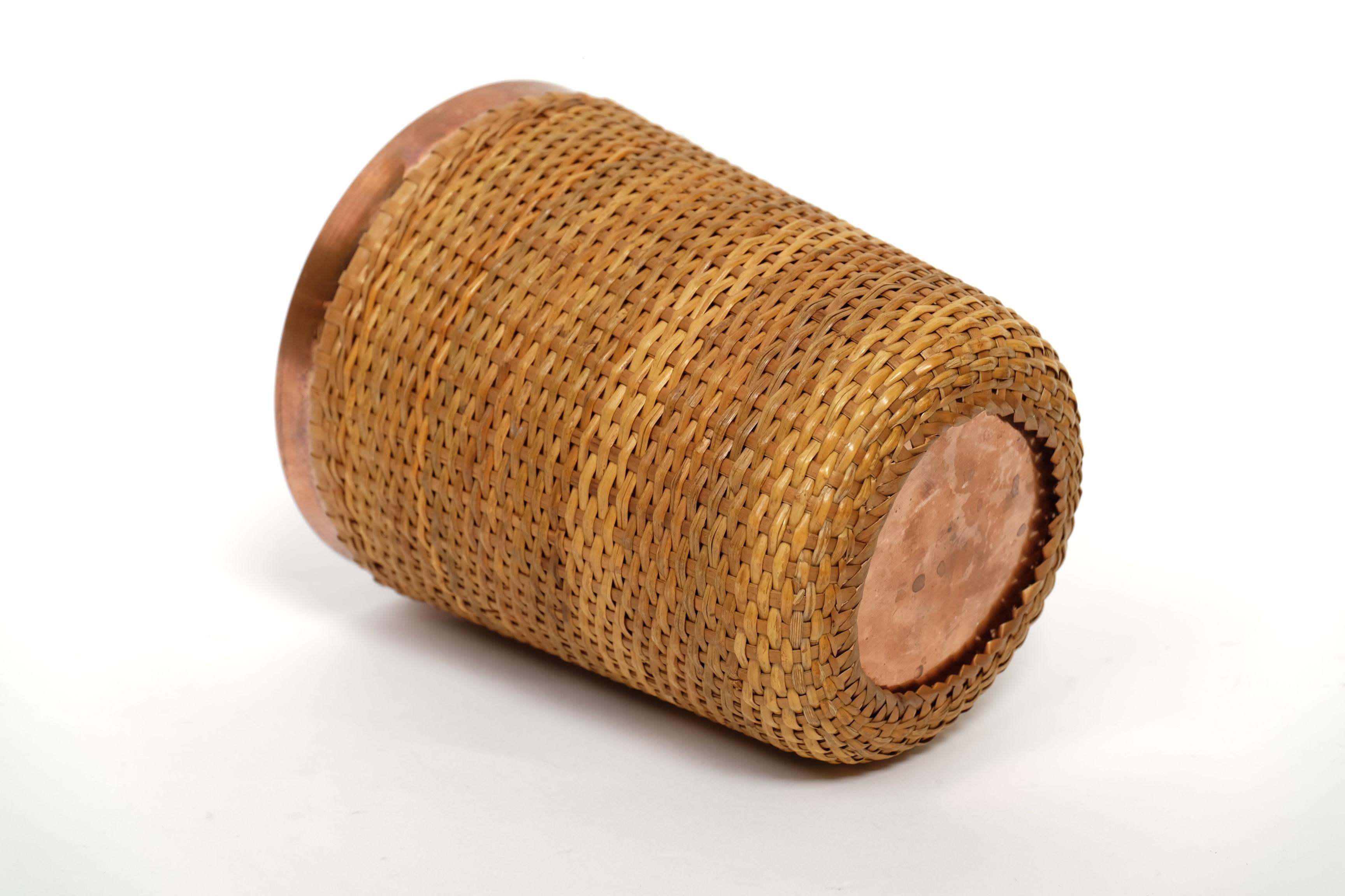 Panier en cuivre et osier de Carl Auböck, Autriche, années 1950, The Moderns en vente 9