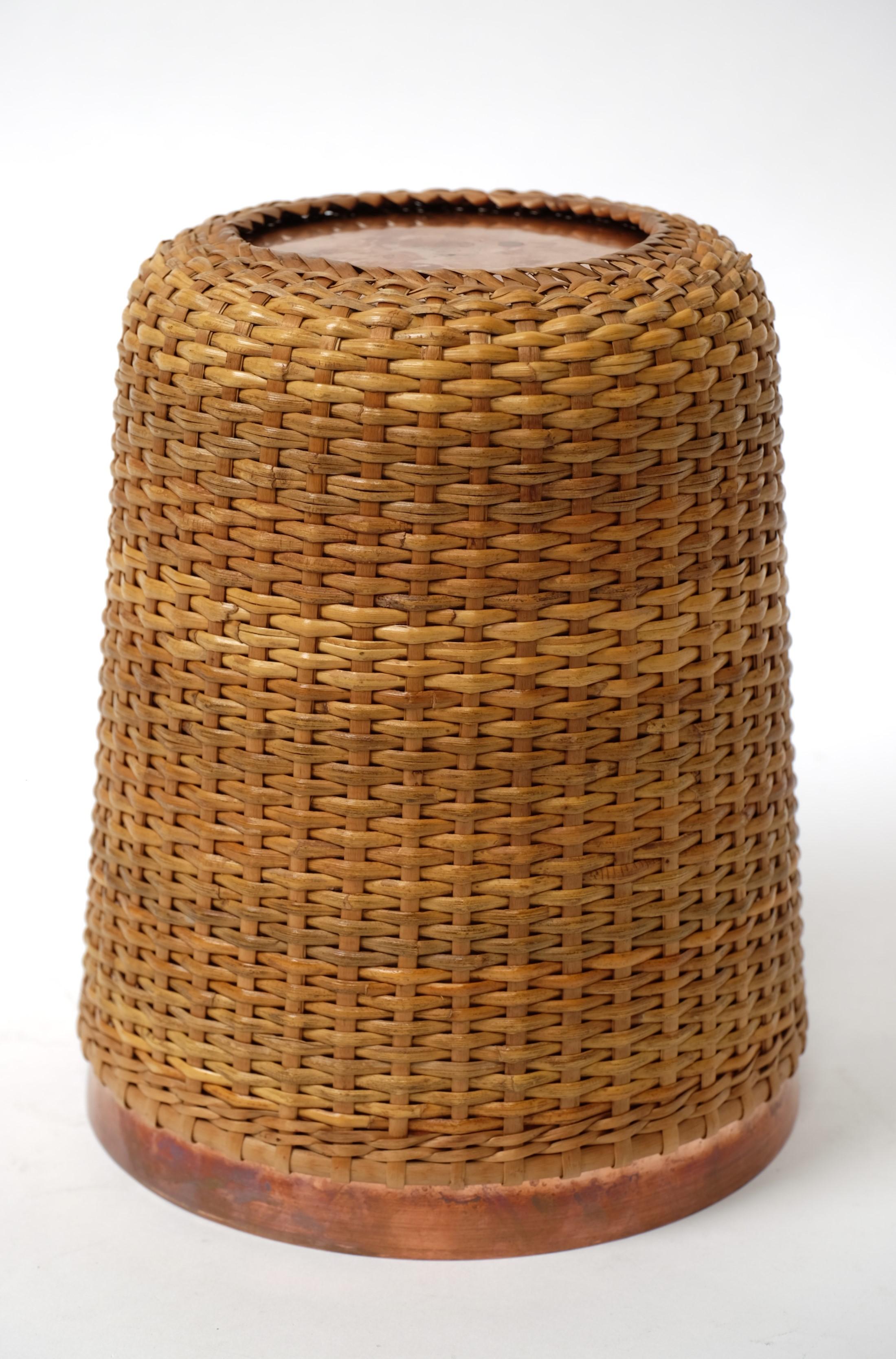 Panier en cuivre et osier de Carl Auböck, Autriche, années 1950, The Moderns en vente 13