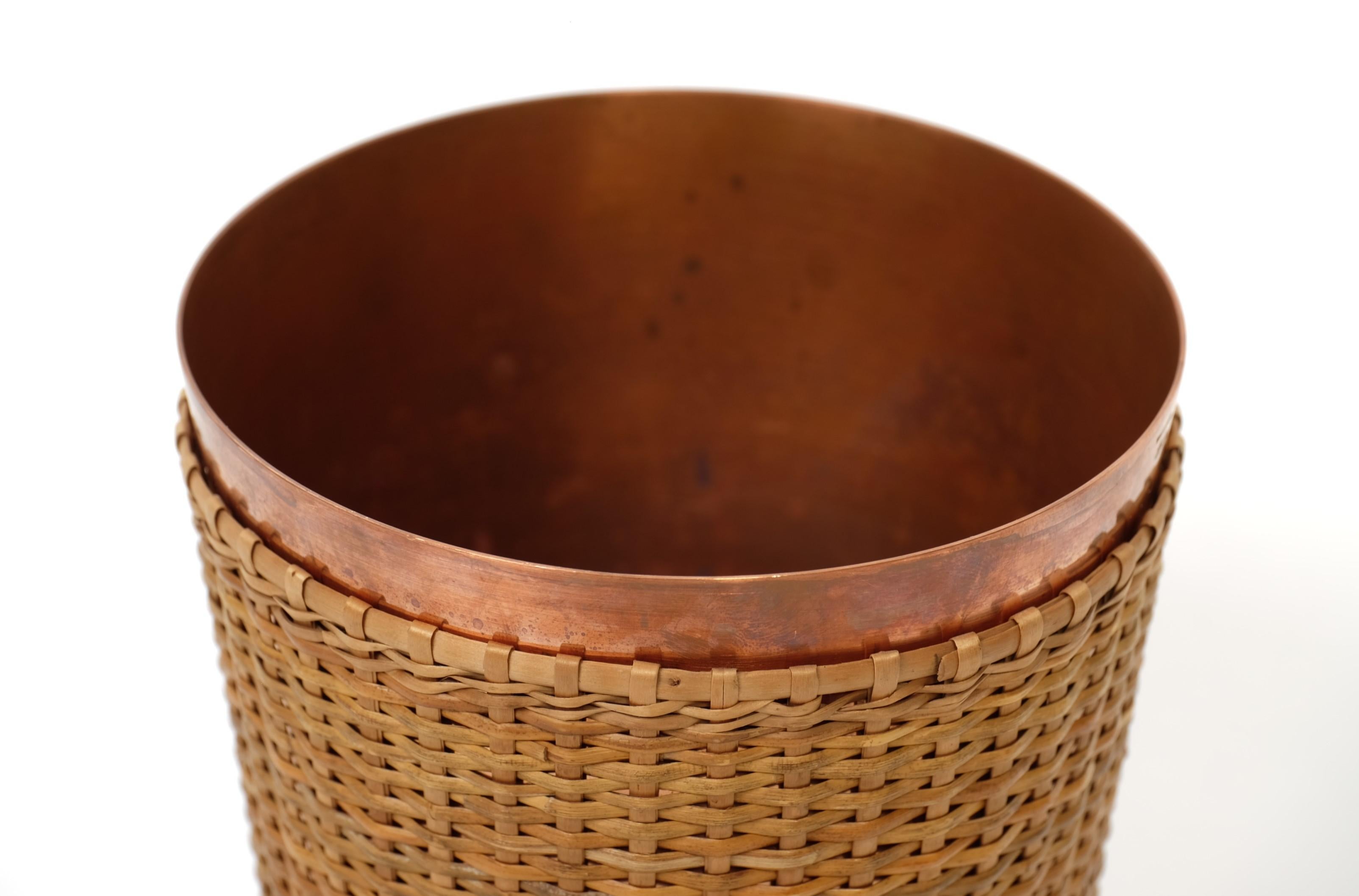 Panier en cuivre et osier de Carl Auböck, Autriche, années 1950, The Moderns en vente 2