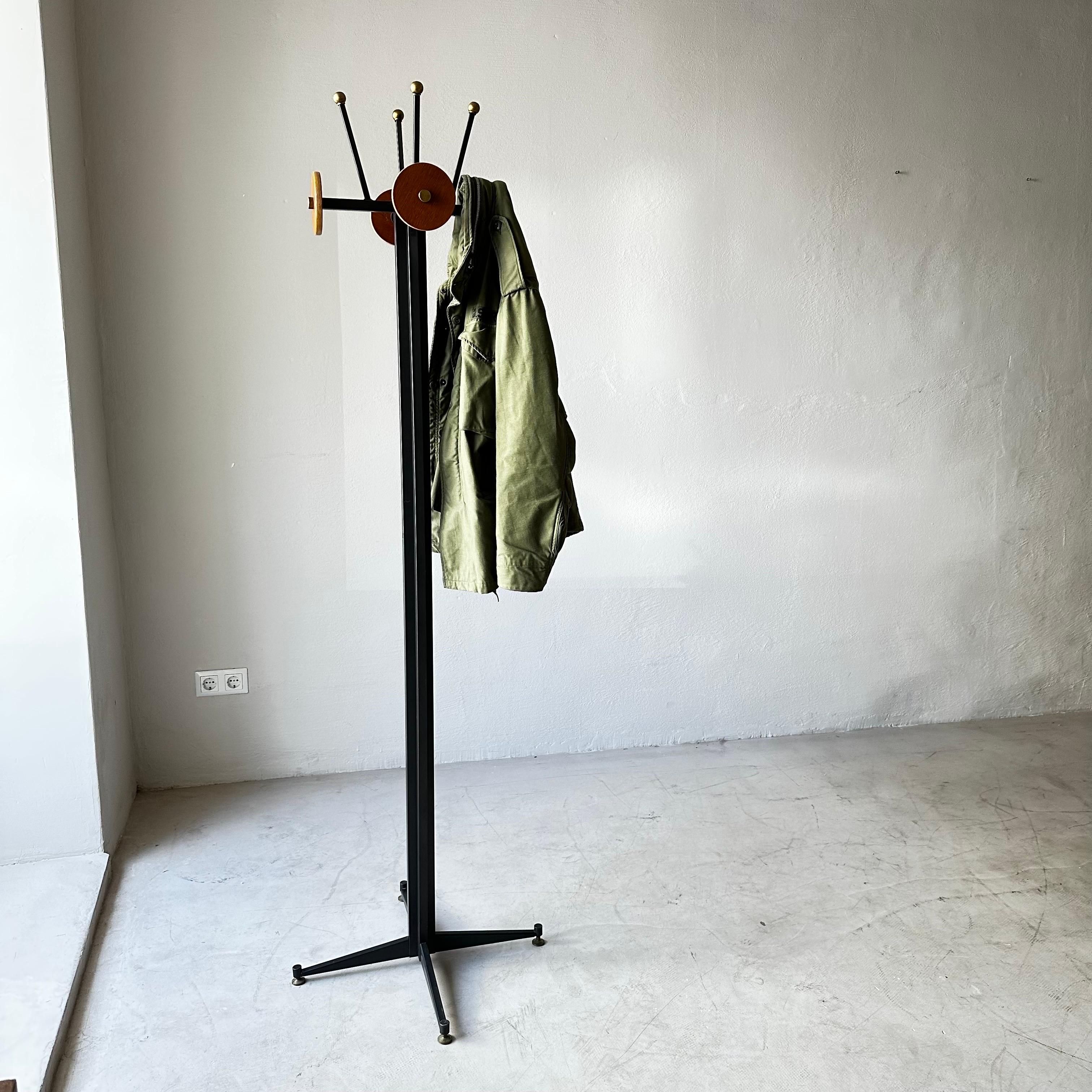 Mid-Century Modern Carl Auböck Inspired Standing Coat Rack, Italy 1960s For Sale 3