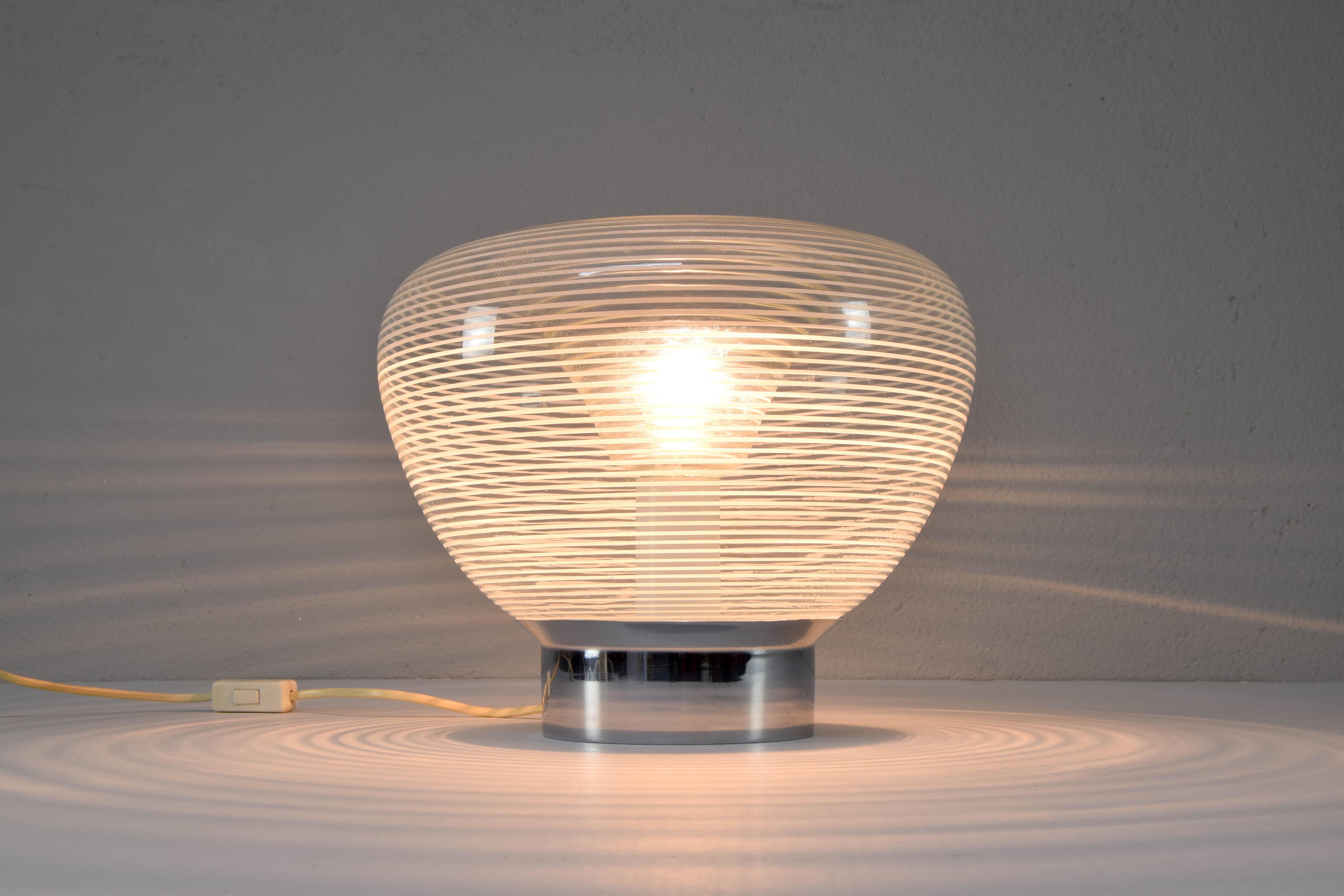 Milieu du XXe siècle Lampe de bureau mi-siècle moderne en cristal de Murano Mazzega, style Carlo Nason, Italie, années 60 en vente