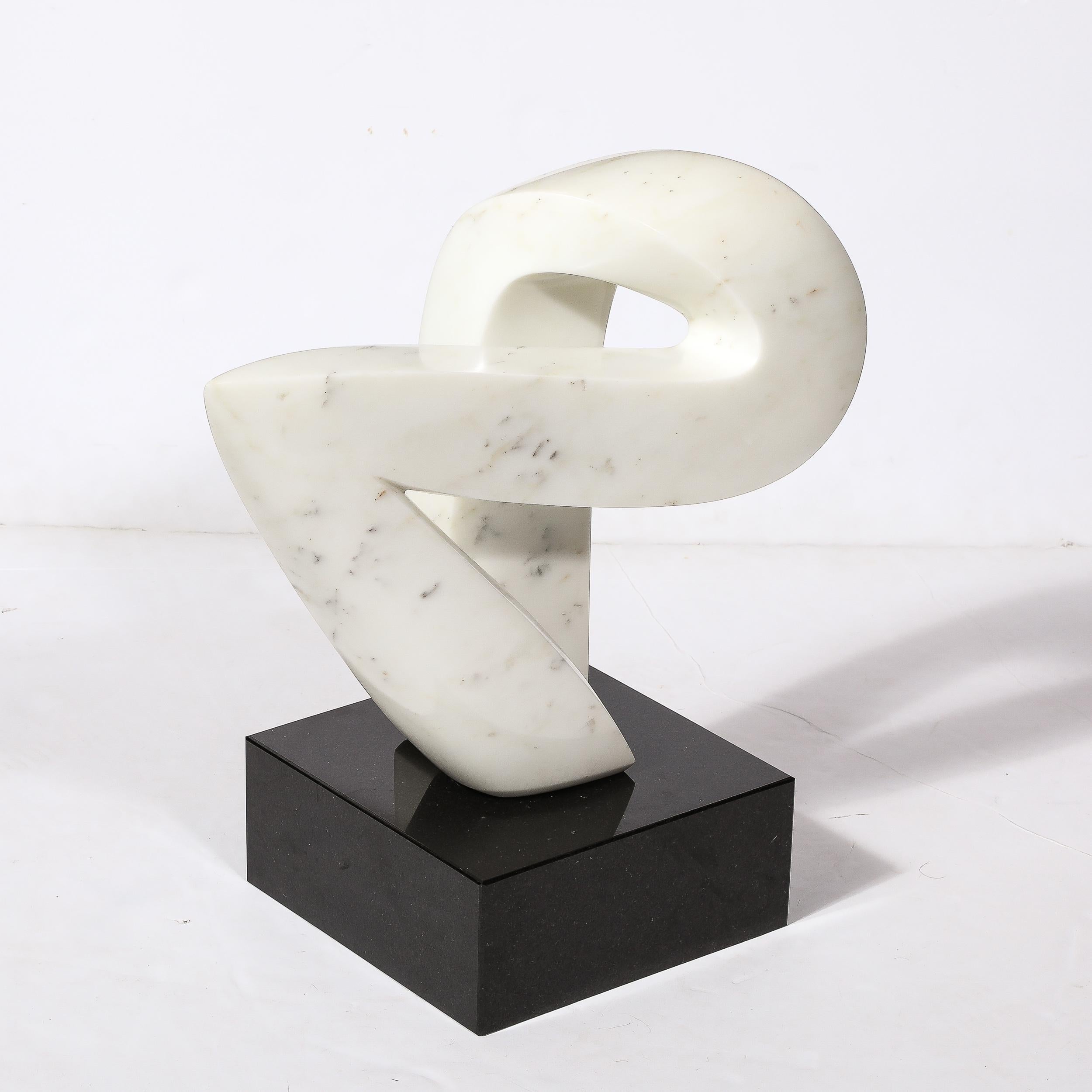Sculpture abstraite en marbre de Carrare, moderne du milieu du siècle dernier en vente 3