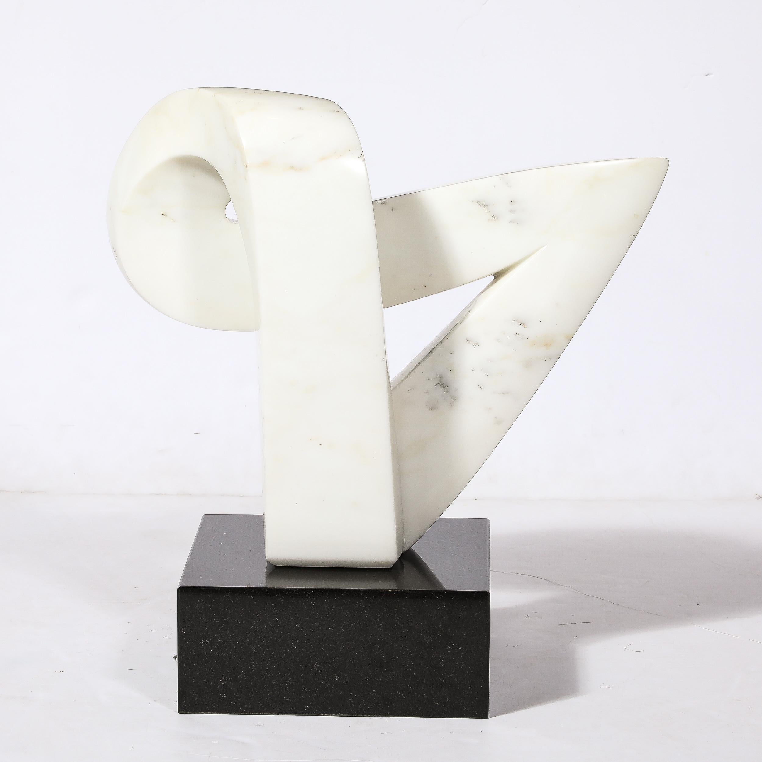 Marbre de Carrare Sculpture abstraite en marbre de Carrare, moderne du milieu du siècle dernier en vente