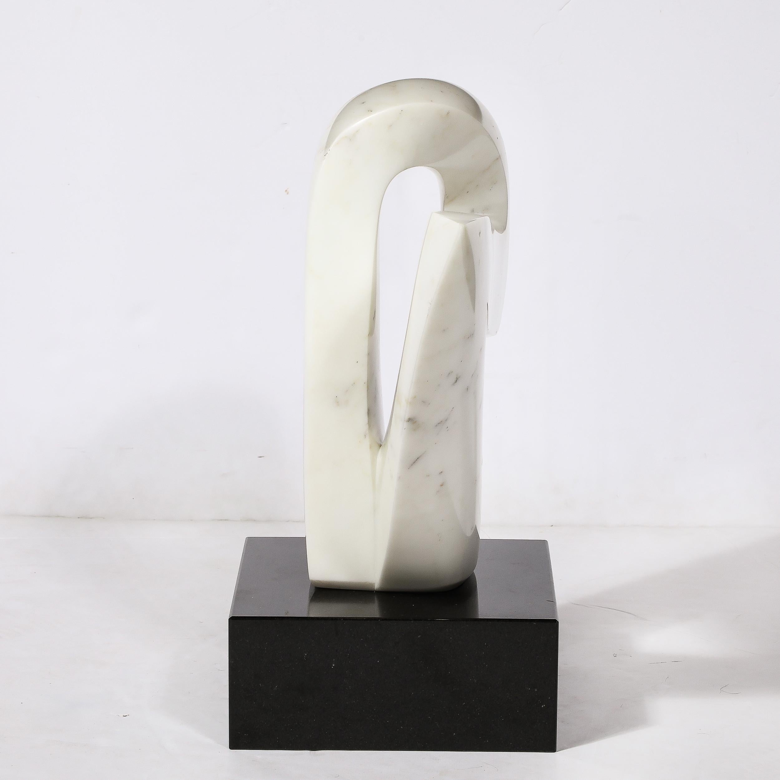 Sculpture abstraite en marbre de Carrare, moderne du milieu du siècle dernier en vente 2