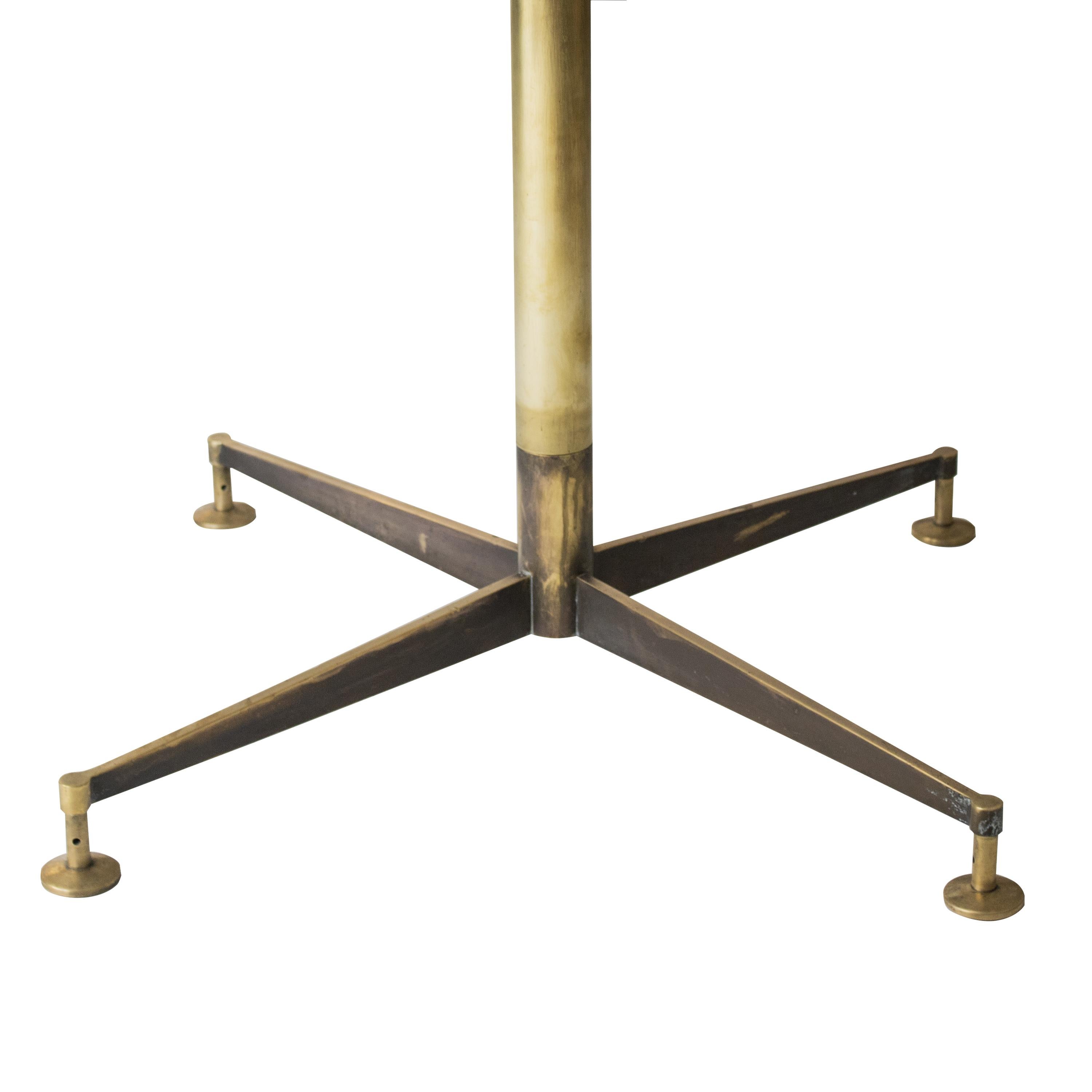 MidCentury Modern 120cm Carrara Marble Dining Table with Brass Foot, Italy, 1950 In Good Condition In Madrid, ES