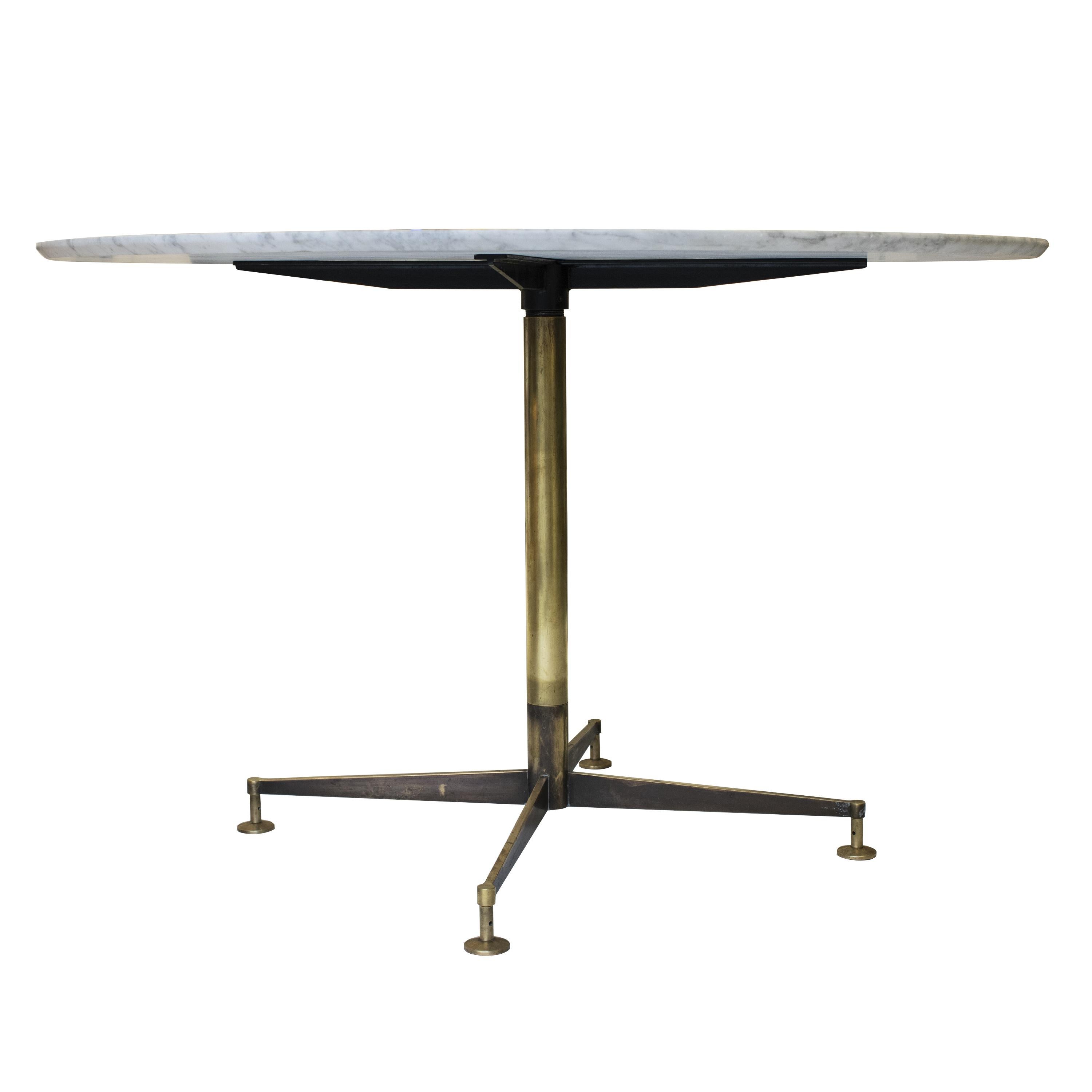 MidCentury Modern 120cm Carrara Marble Dining Table with Brass Foot, Italy, 1950 1
