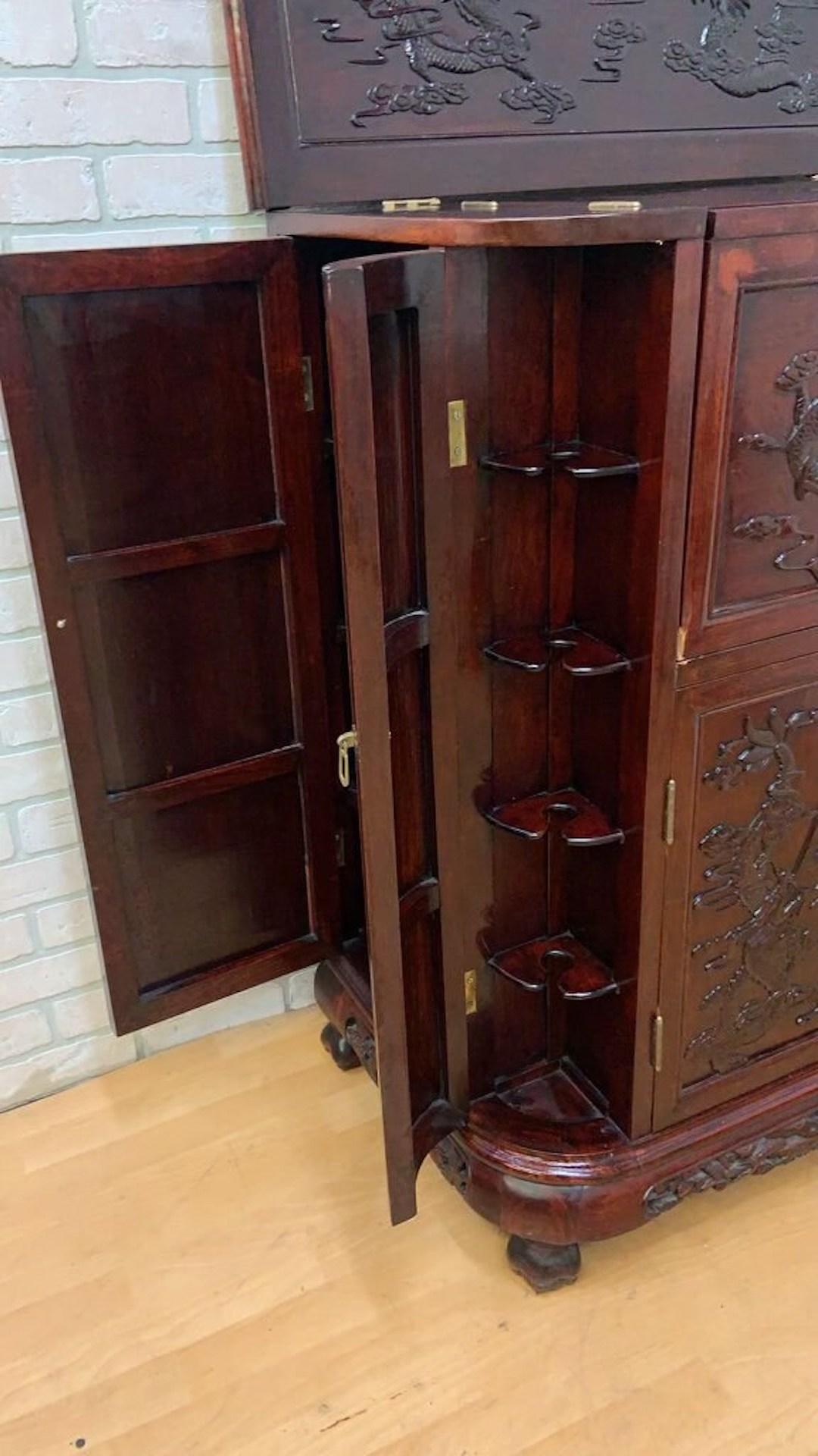 Bar / Gabinete Seco de Palisandro Chino Tallado y Ornamentado, Moderno de Mediados de Siglo Moderno de mediados de siglo en venta