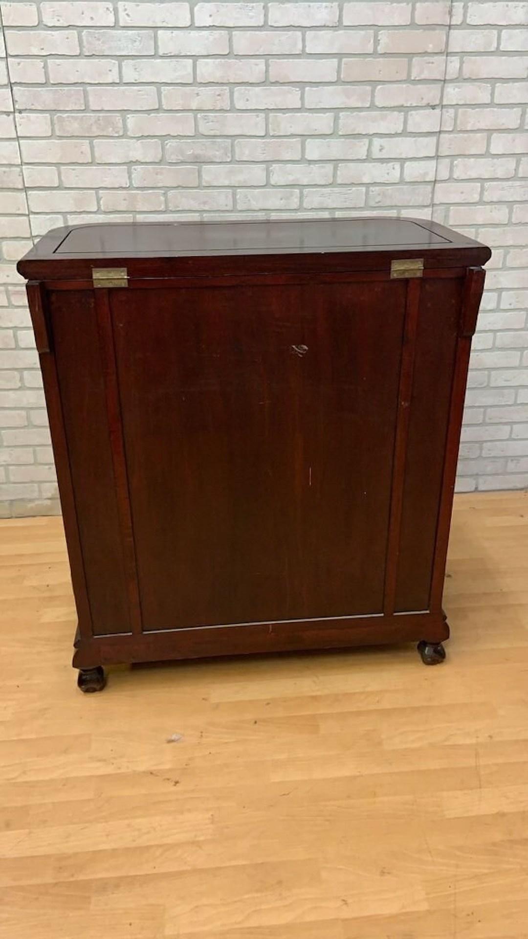 Bar / Gabinete Seco de Palisandro Chino Tallado y Ornamentado, Moderno de Mediados de Siglo Palo de rosa en venta