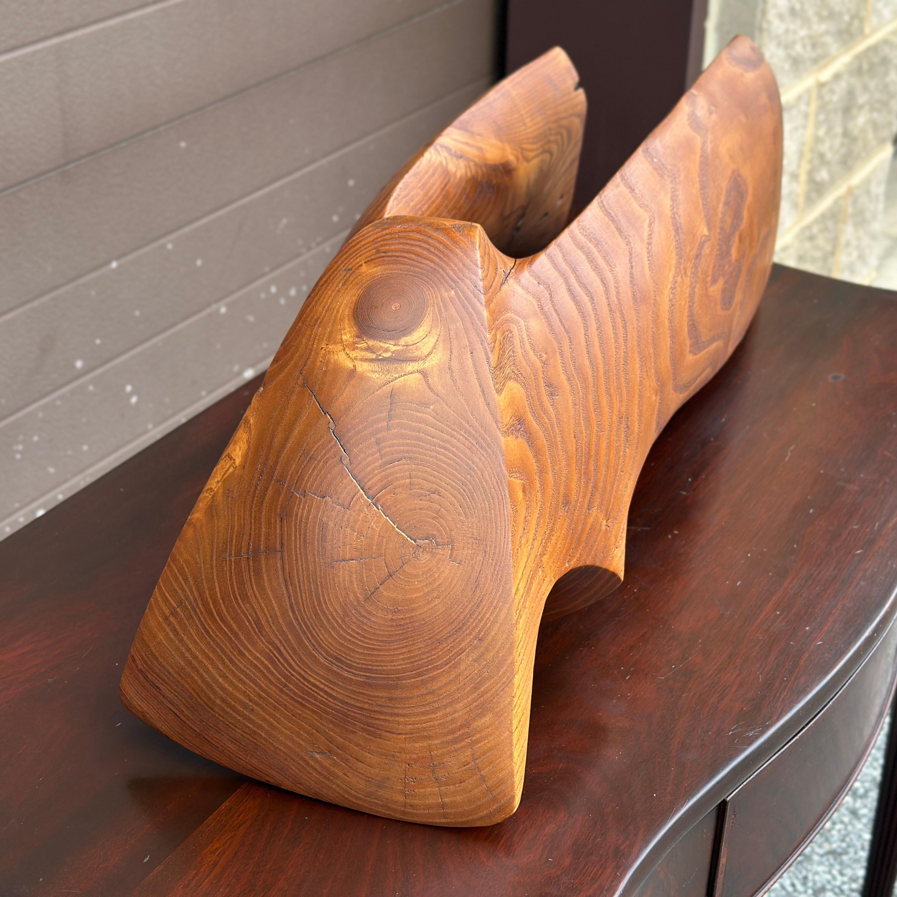 Scultura astratta in legno di wood intagliata in legno di teak della modernità di metà secolo in vendita 4