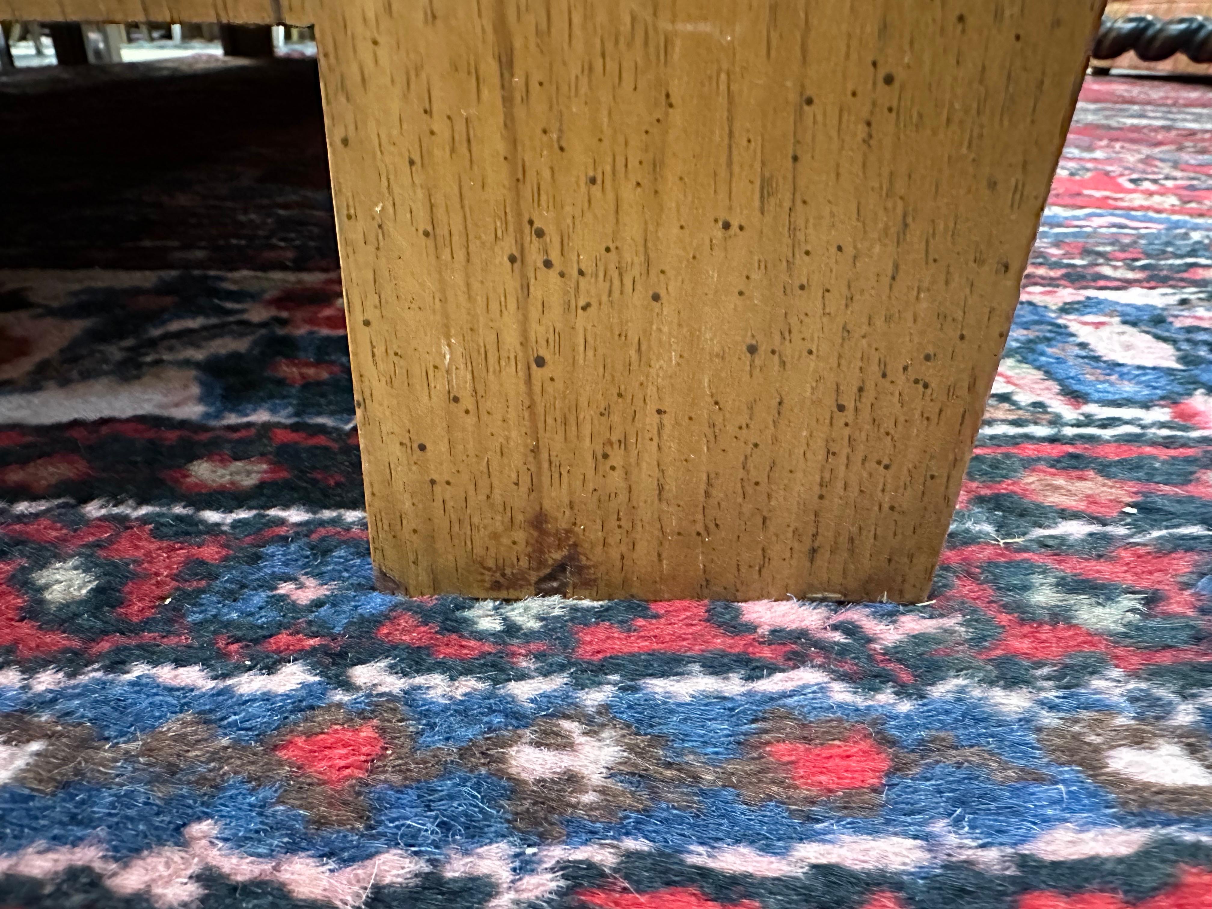 Mid Century Modern Cased Wood Sofa mit grüner und gelber Polsterung im Angebot 4