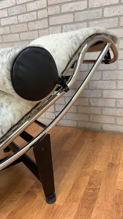 Mid-Century Modern Cassina Styled Le Corbusier Chaise Lounge Newly Upholstered