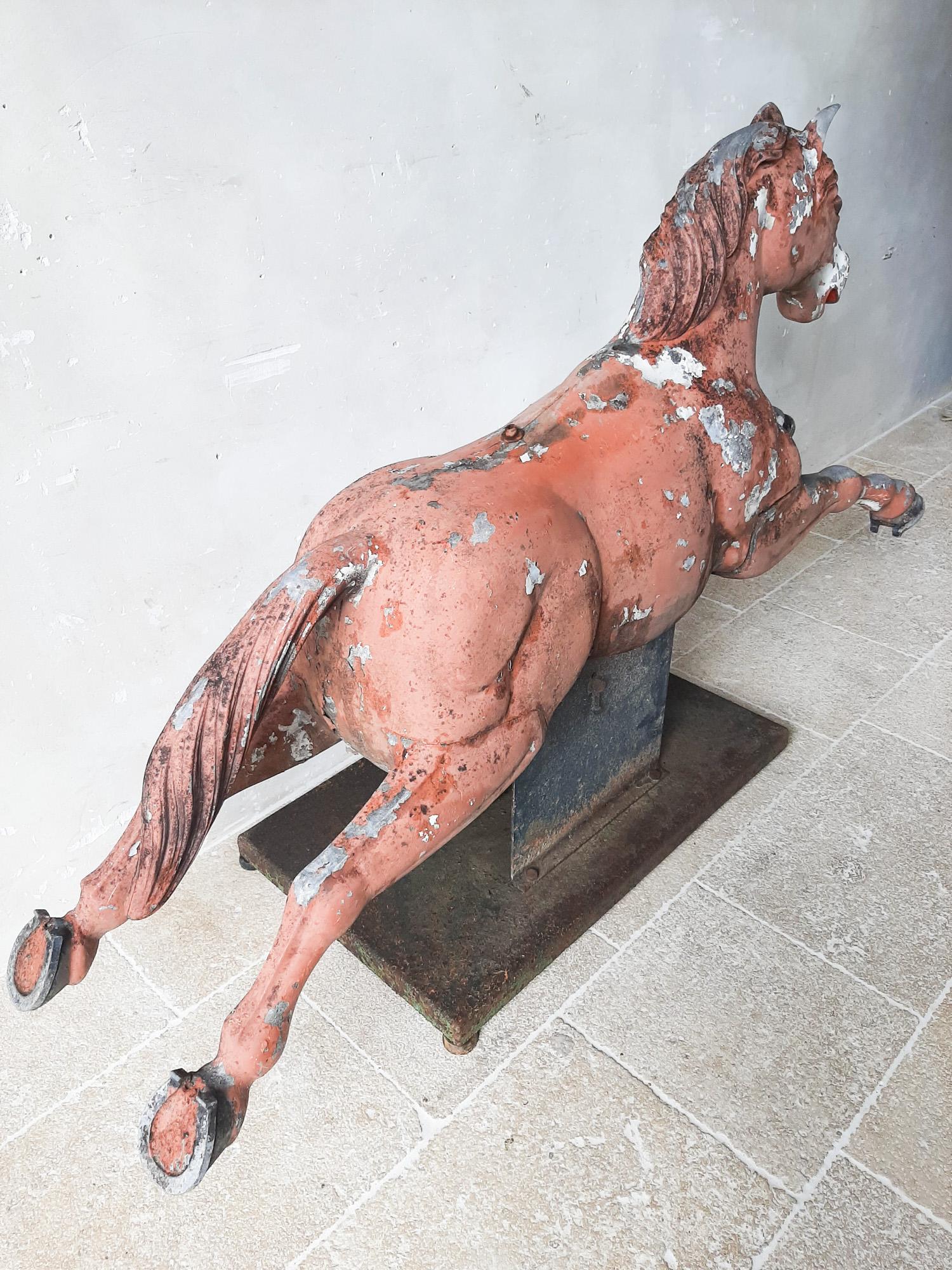 Sculpture de cheval de foire en fonte d'aluminium The Modernity en vente 1