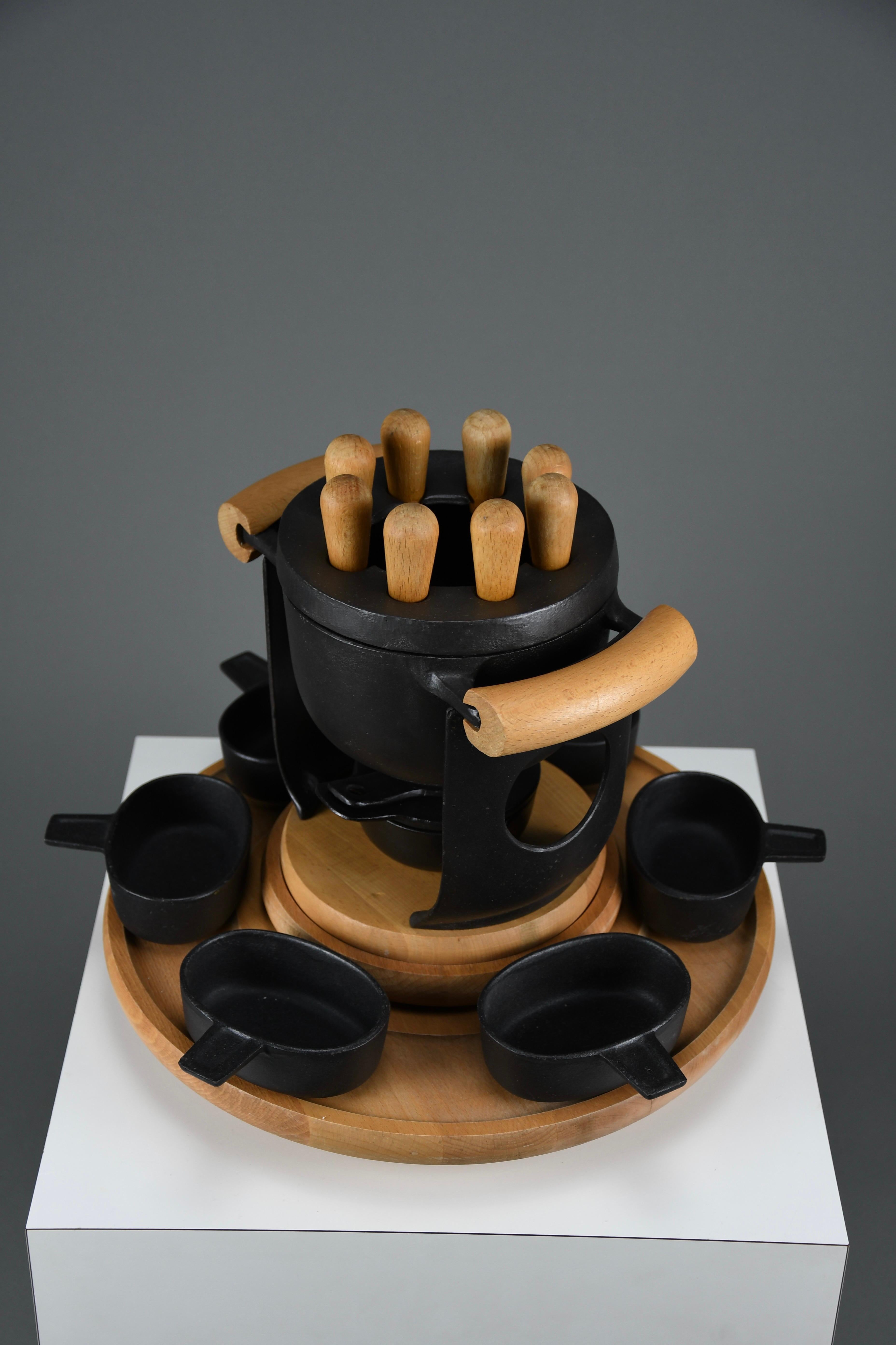 Mid-Century Modern Cast Iron and Wood Fondue Set by Richard Nissen for Bodum For Sale 1
