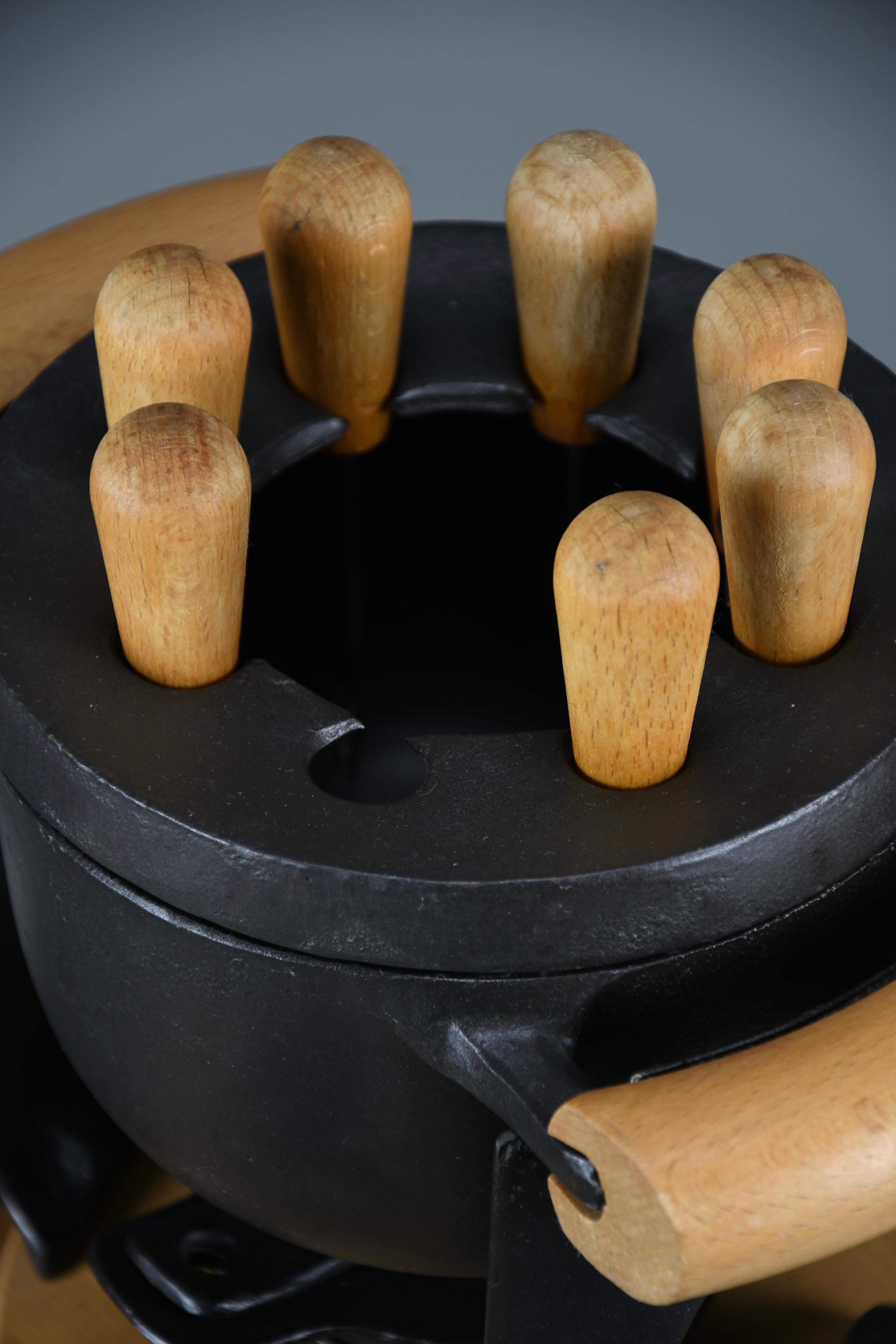 Mid-Century Modern Cast Iron and Wood Fondue Set by Richard Nissen for Bodum For Sale 3