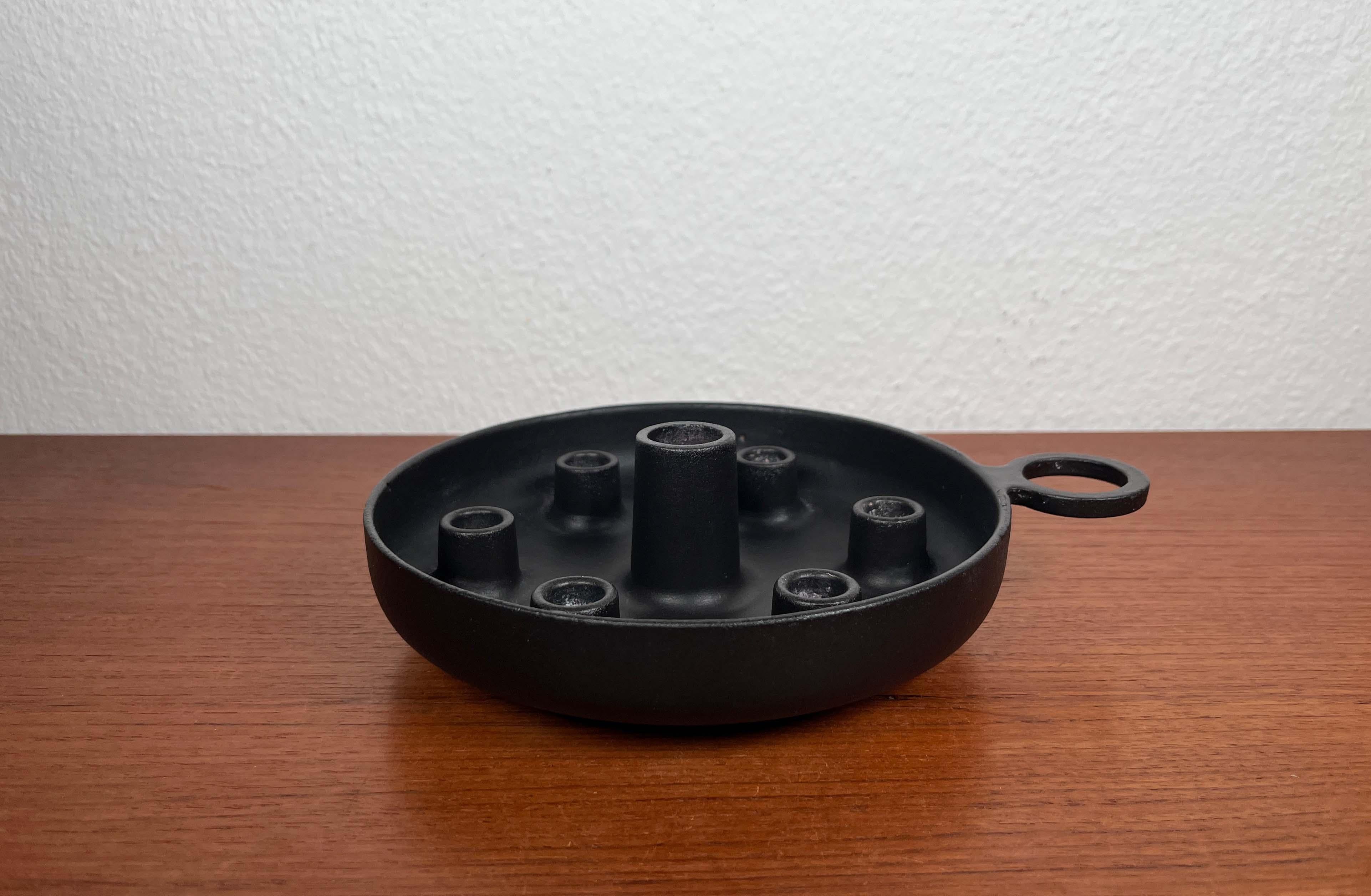 Mid-Century moderno Portacandele in ghisa della modernità di metà secolo Timo Sarpaneva Rosenlew Finlandia 1960 in vendita