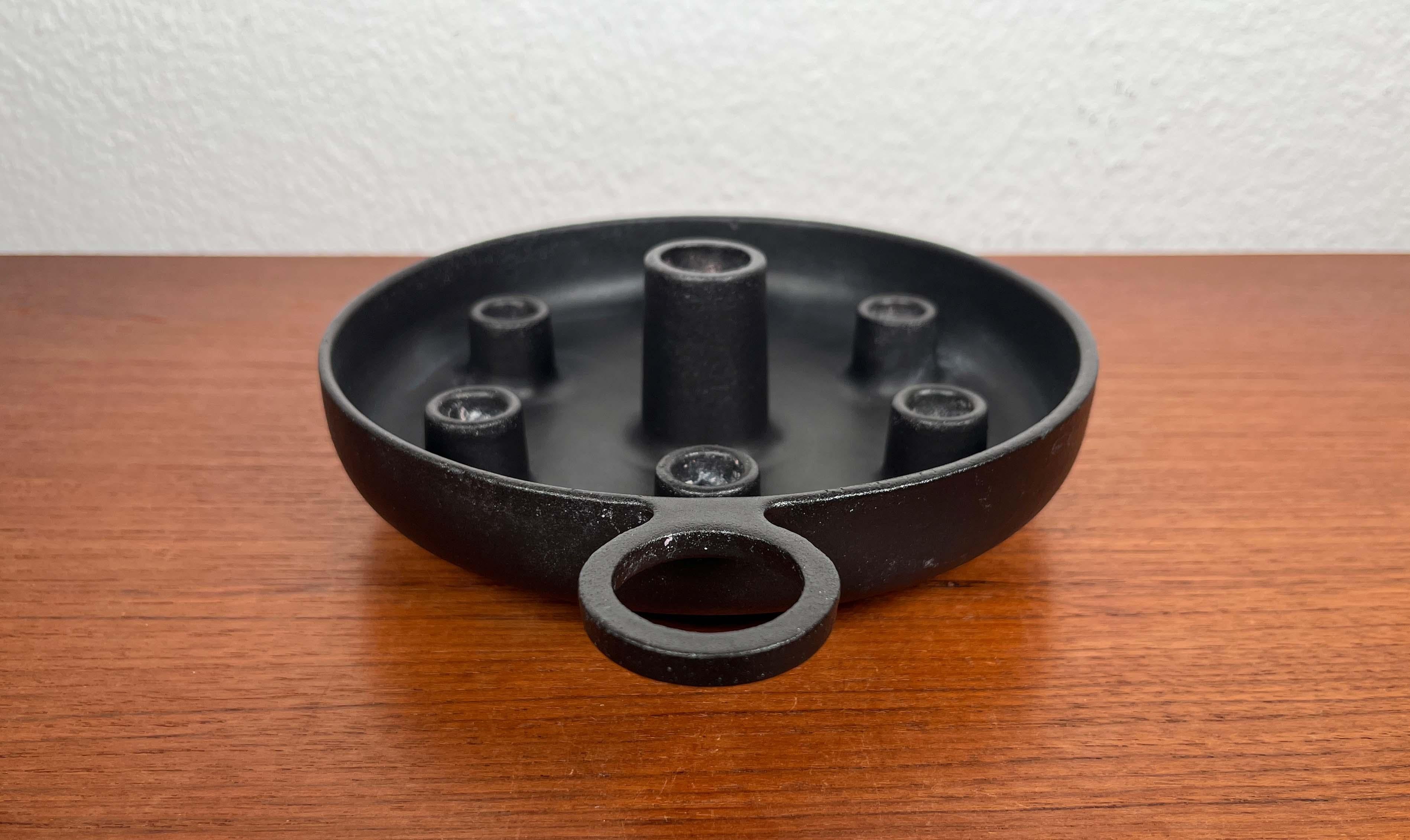 Ferro Portacandele in ghisa della modernità di metà secolo Timo Sarpaneva Rosenlew Finlandia 1960 in vendita