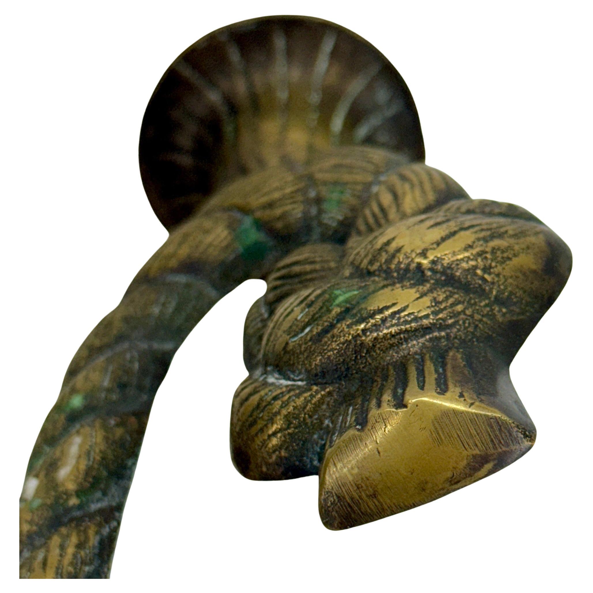 Applique da parete in ottone conico in fusione di epoca medio-novecentesca in vendita 4