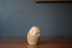 Scultura di gufo in pietra colata in stile Mid-Century Modern di Islay Grimes