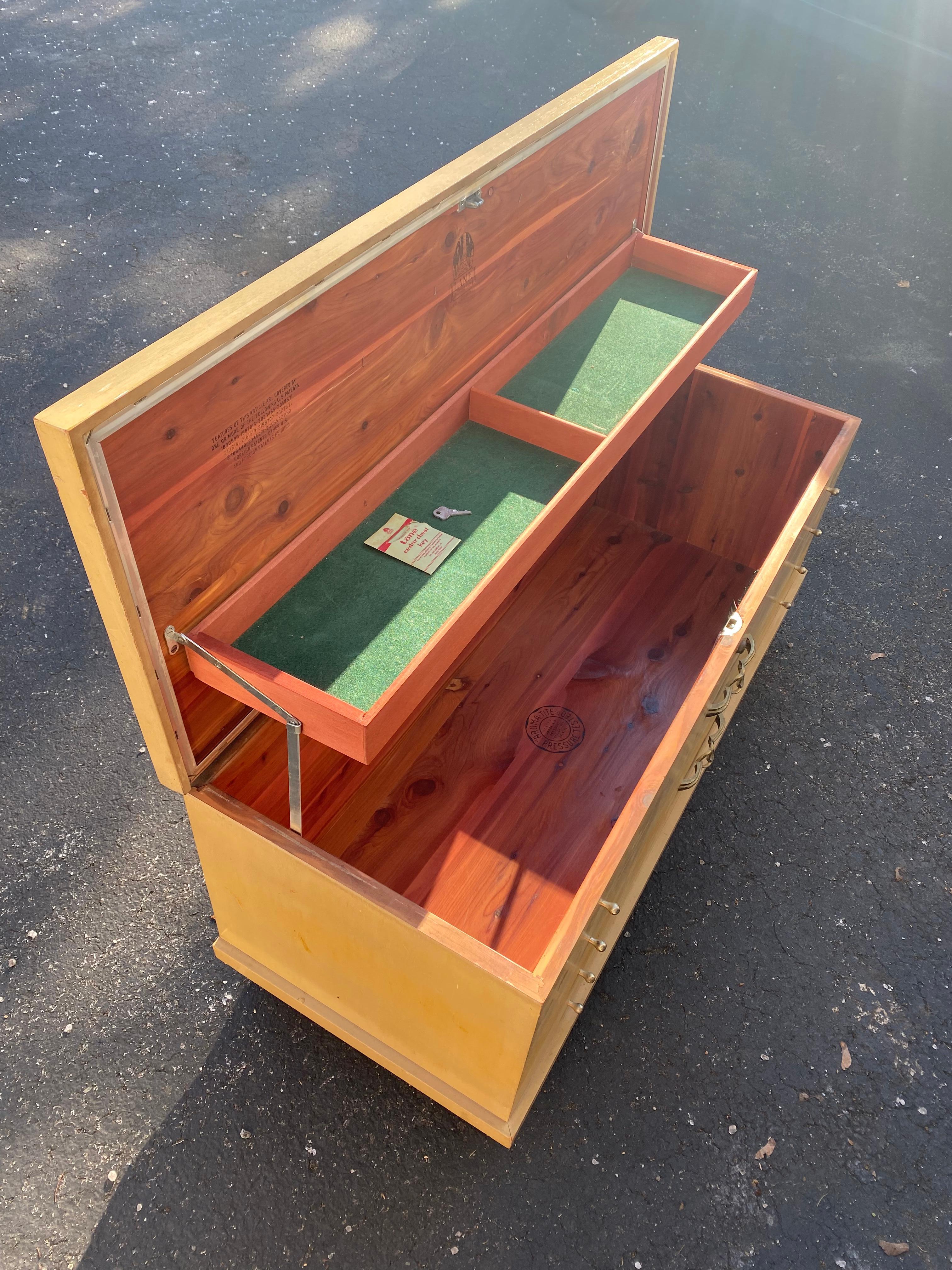 Mid-Century Modern Cedar Chest by Lane #7931-23 In Good Condition For Sale In Downingtown, PA