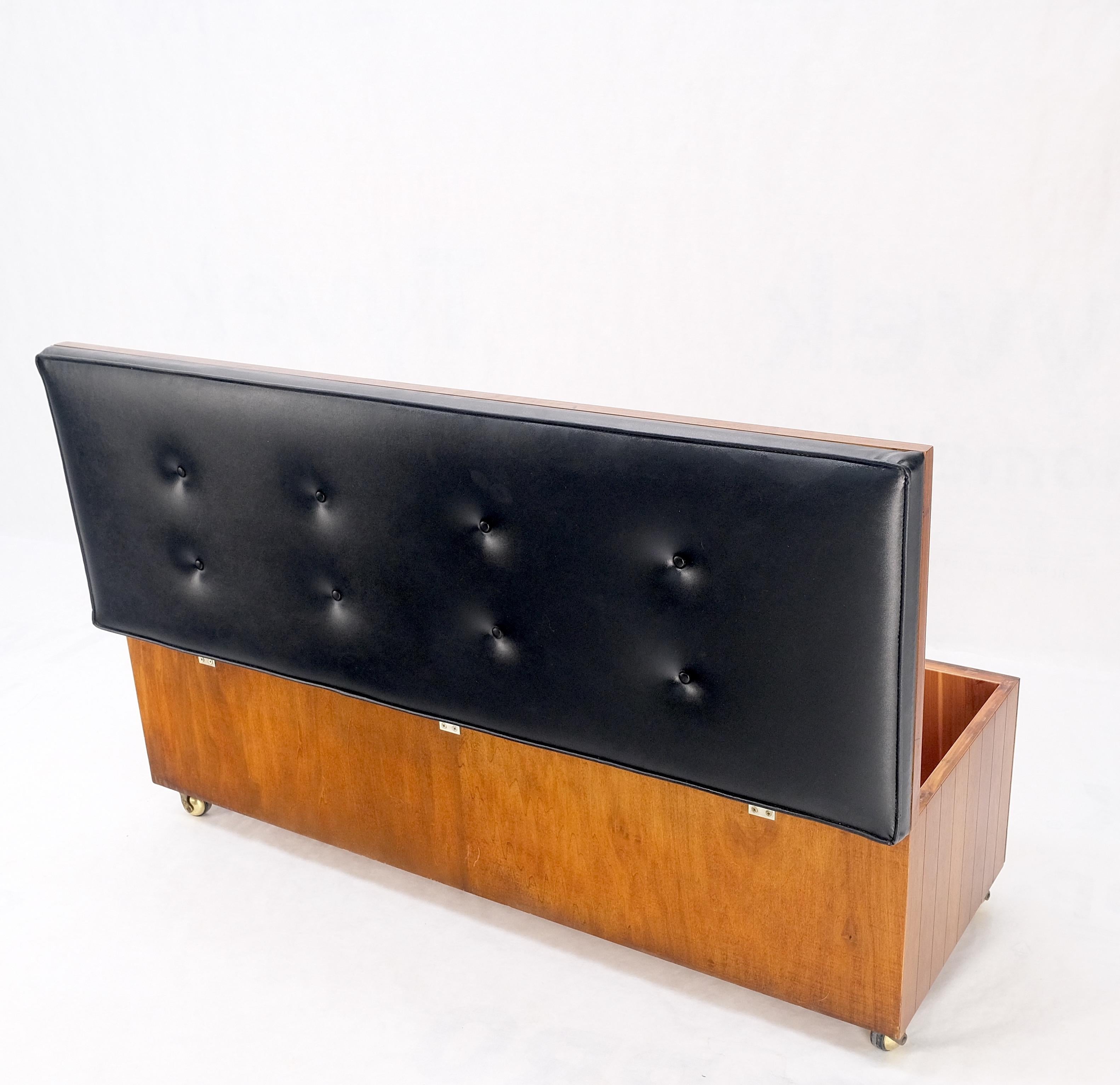 Mid Century Modern Cedar Walnut Hope Chest Bench Naugahyde Upholstery Tufted  For Sale 3