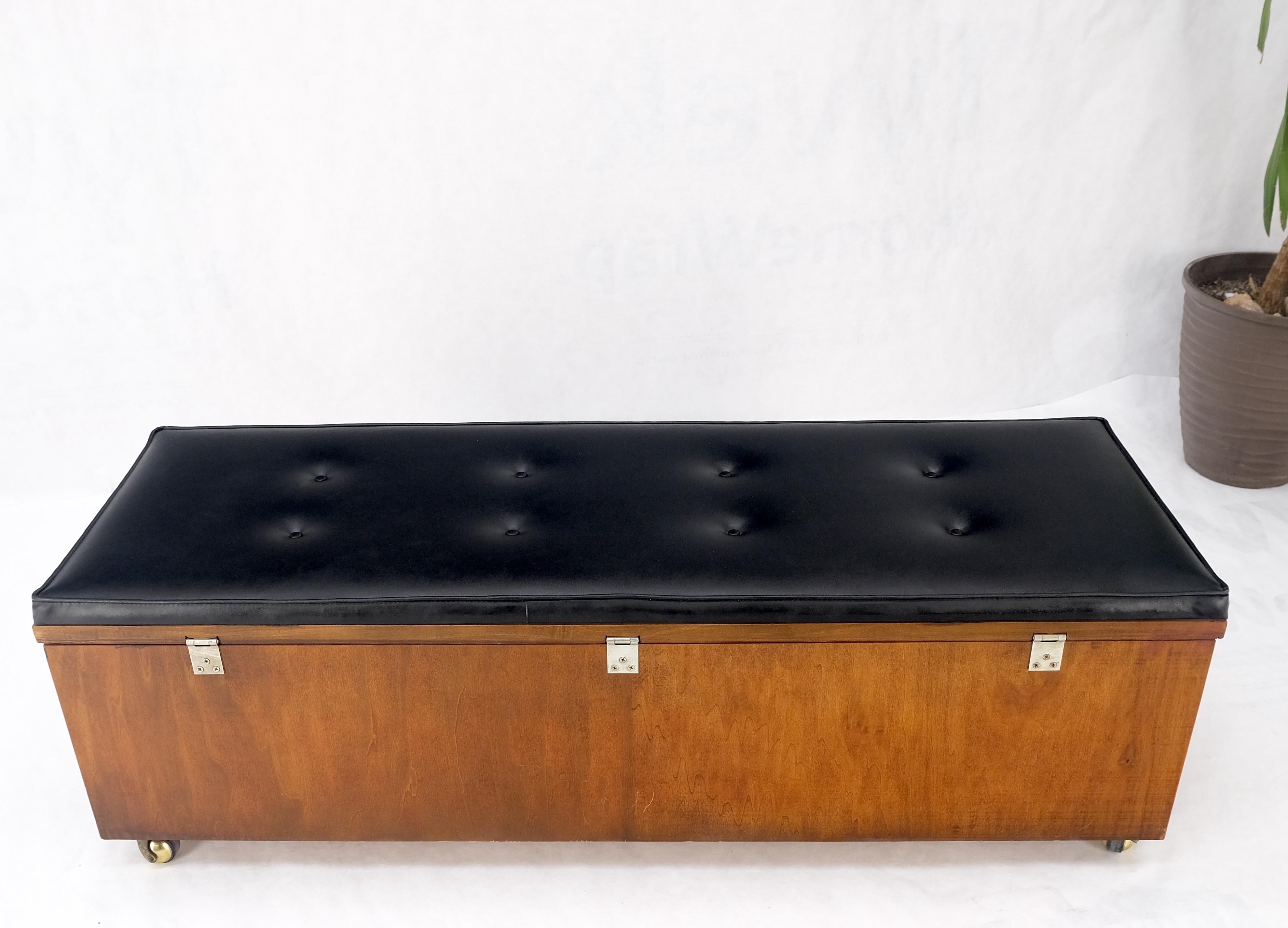 Mid Century Modern Cedar Walnut Hope Chest Bench Naugahyde Upholstery Tufted  For Sale 4