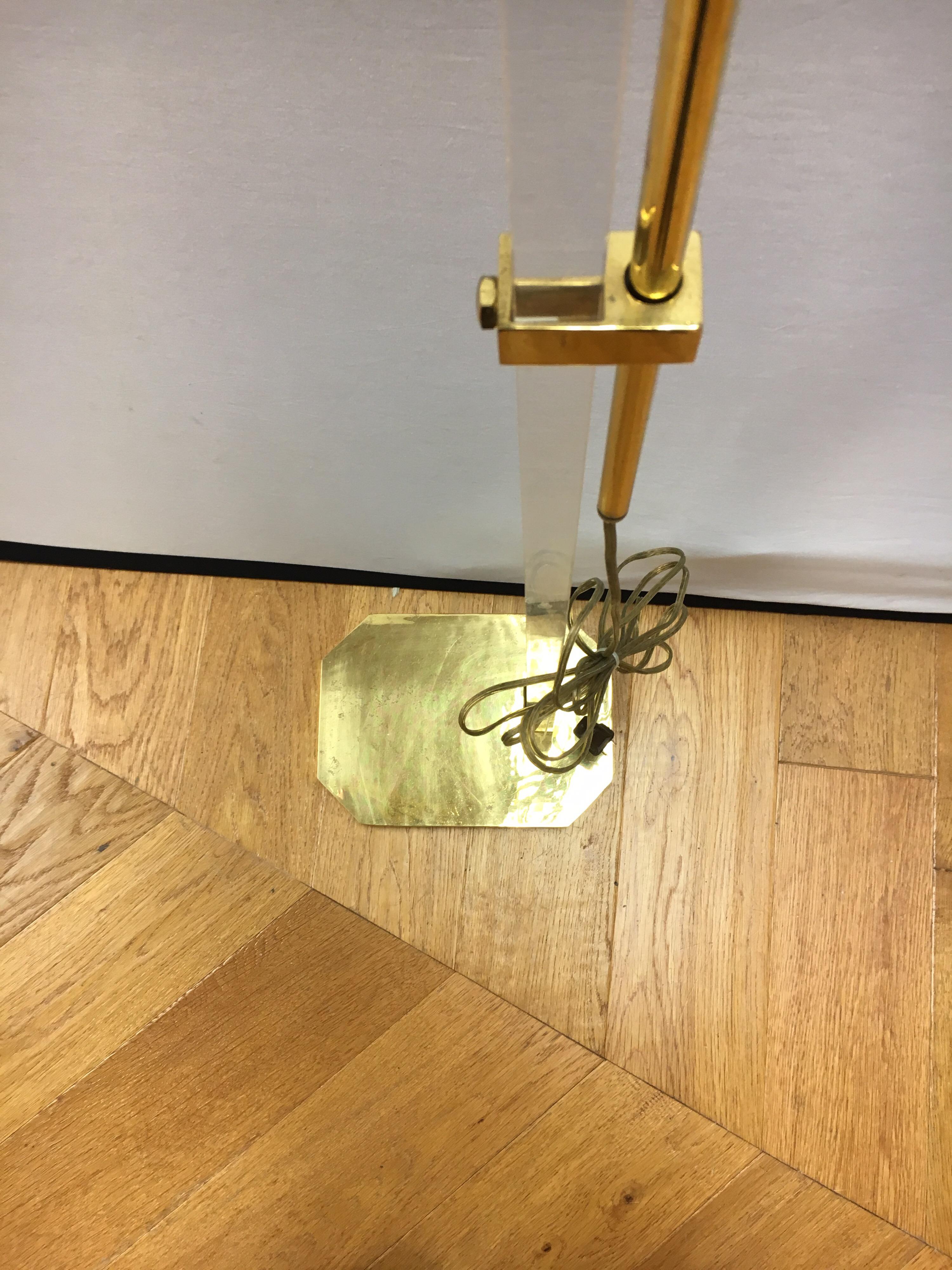 Mid-Century Modern Cedric Hartman Style Brass and Lucite Swivel Floor Lamp 4