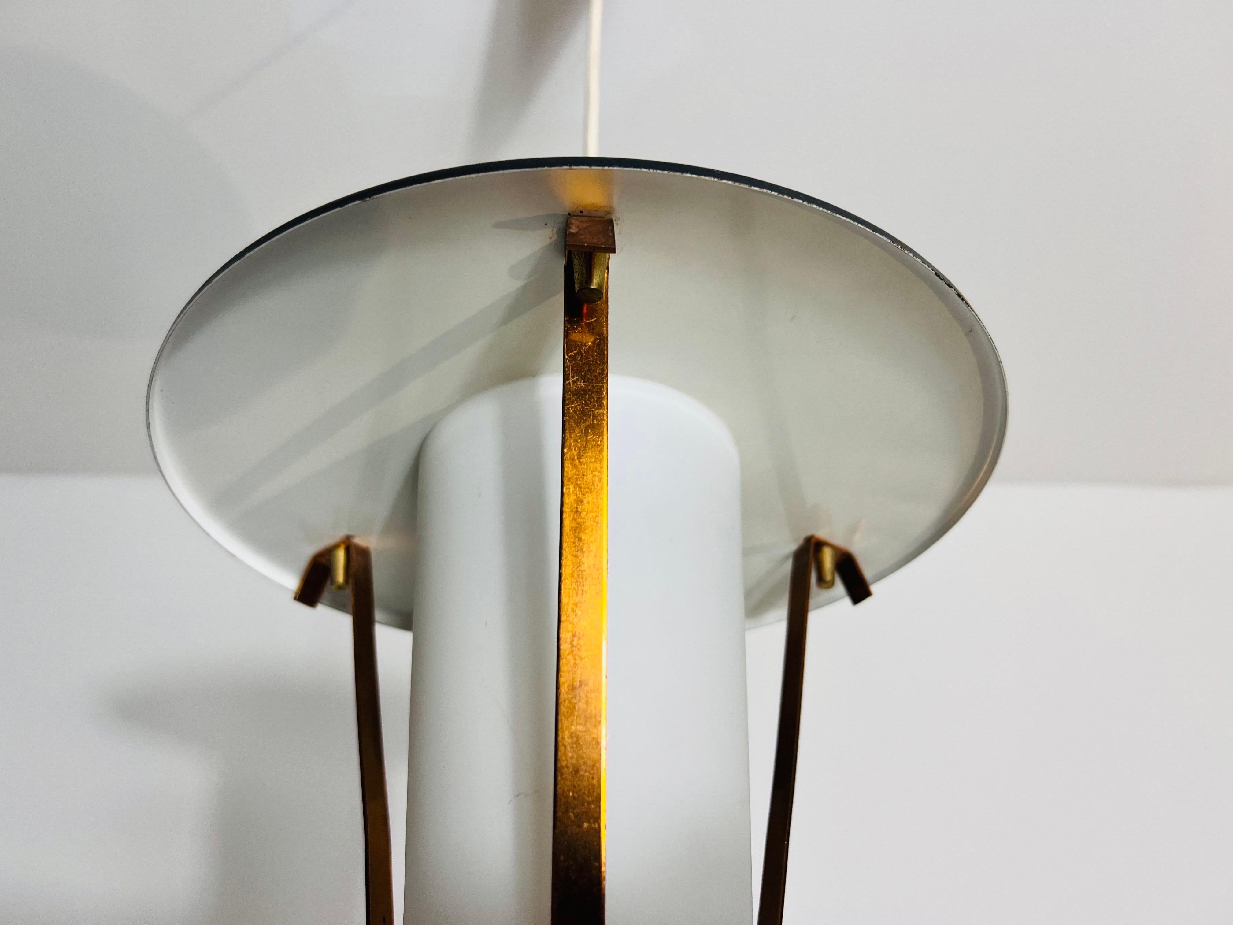 Mid-Century Modern Deckenleuchte, Italien, 1960er Jahre (Opalglas) im Angebot