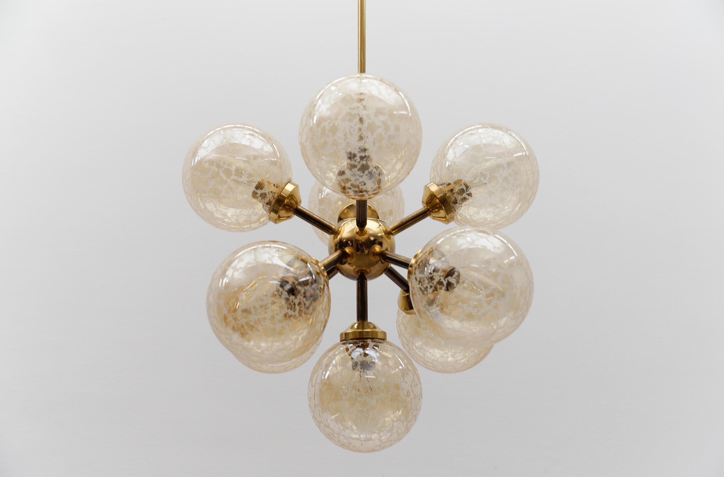 Lampada da soffitto moderna di metà secolo con 9 vetri ambrati, 1960 Italia in vendita 2