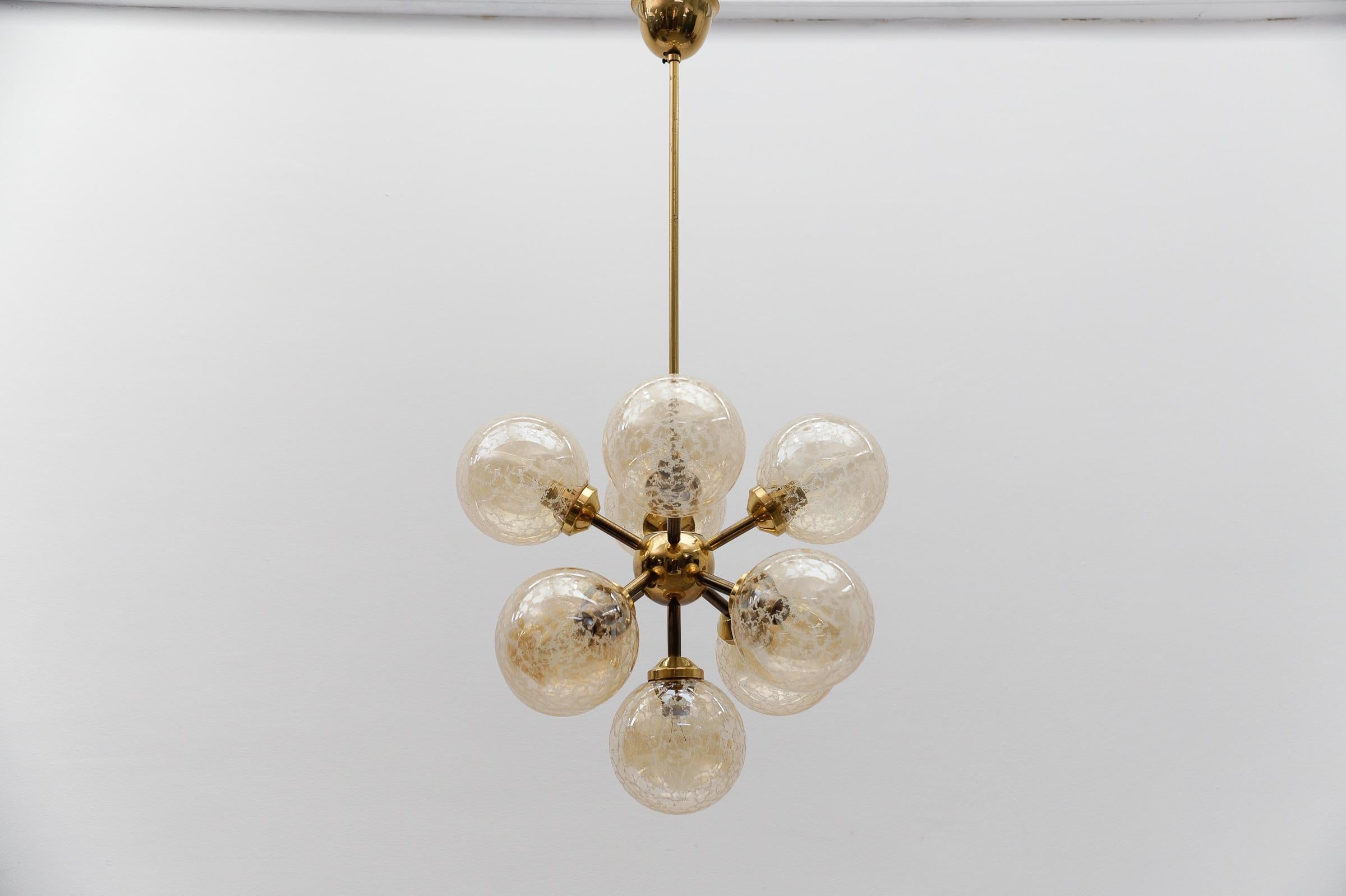Space Age Lampada da soffitto moderna di metà secolo con 9 vetri ambrati, 1960 Italia in vendita
