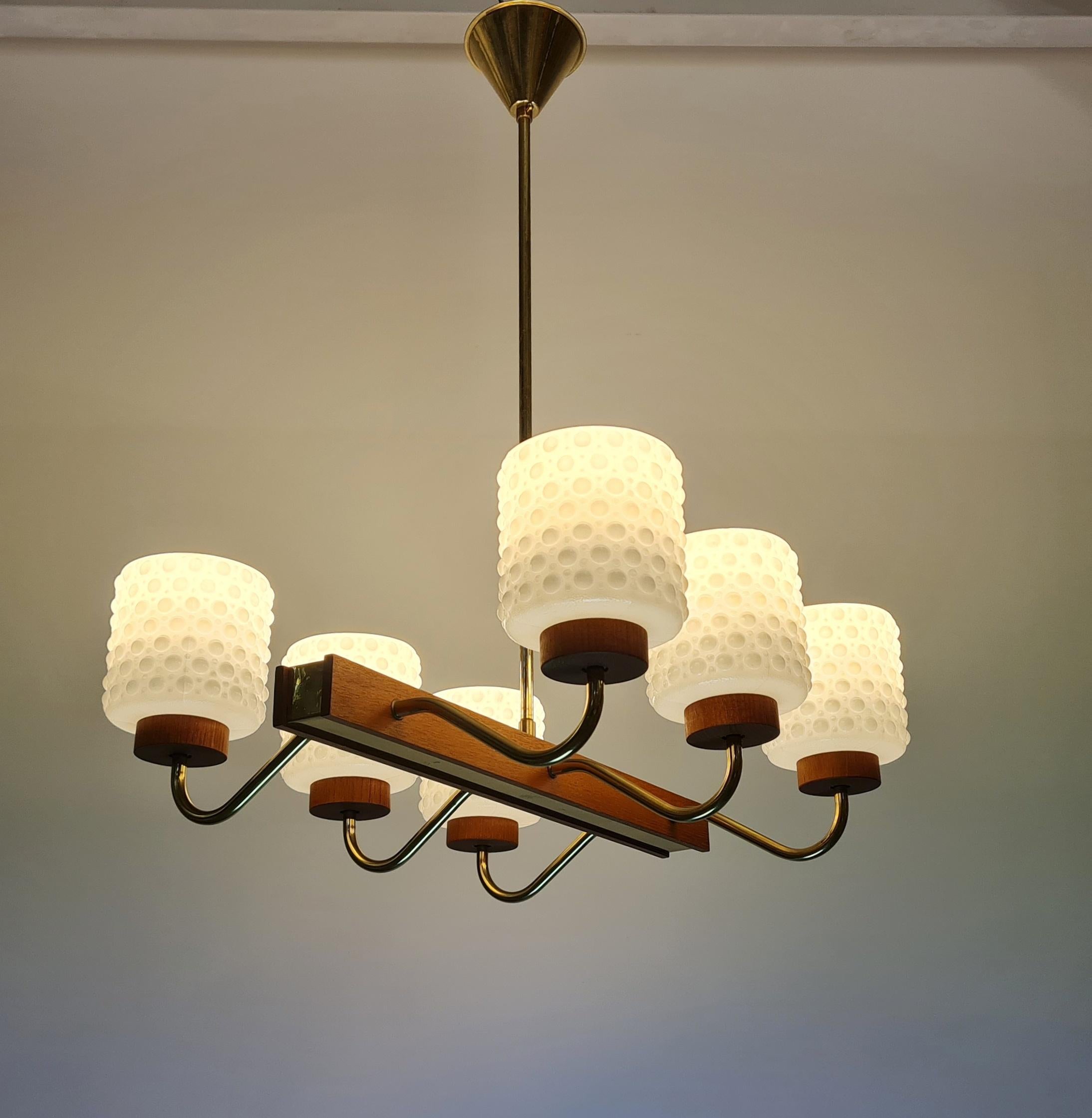 Mid-Century Modern Ceiling Pendant in Brass, Glass and Teak, Aris Finland 1960s For Sale 10