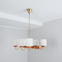 Plafonnier moderne du milieu du siècle dernier en laiton, verre et teck, Aris Finlande années 1960