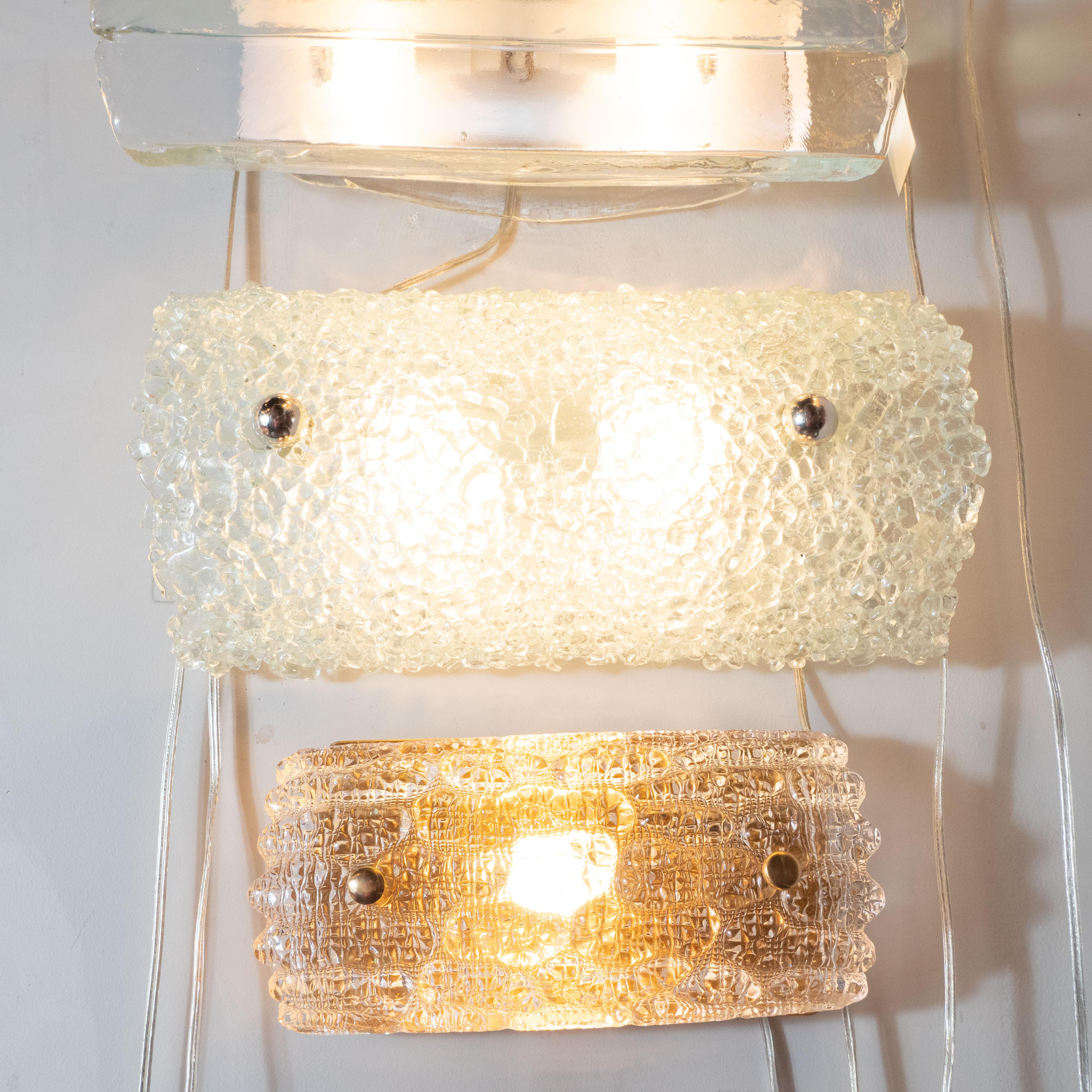 Luce di cortesia in vetro Celadon Craqueleur moderna di metà secolo con attacchi cromati in vendita 1