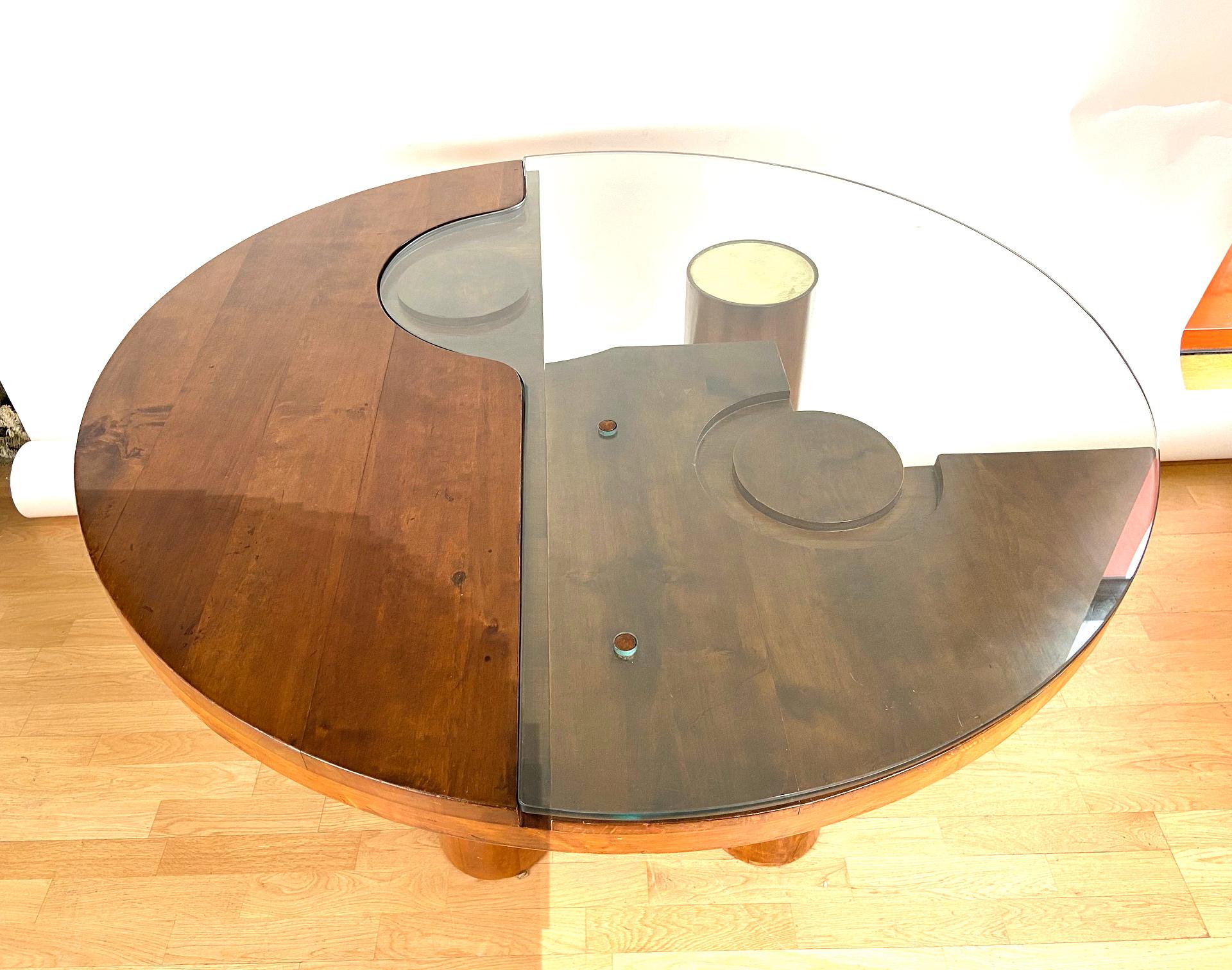 Mid-Century Modern Center/Dining Walnut Table Attributed to N & Patuzzi NP Group 11