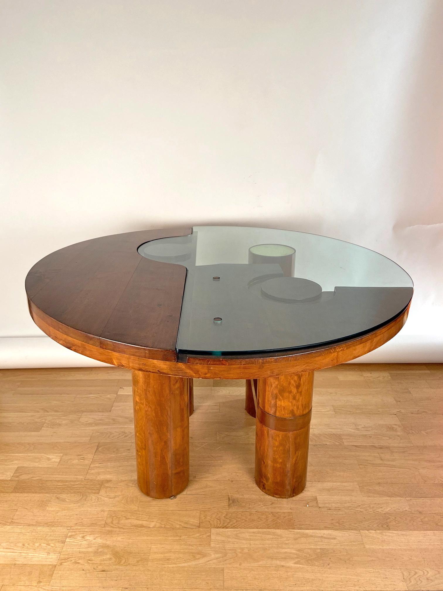 Italian Mid-Century Modern Center/Dining Walnut Table Attributed to N & Patuzzi NP Group