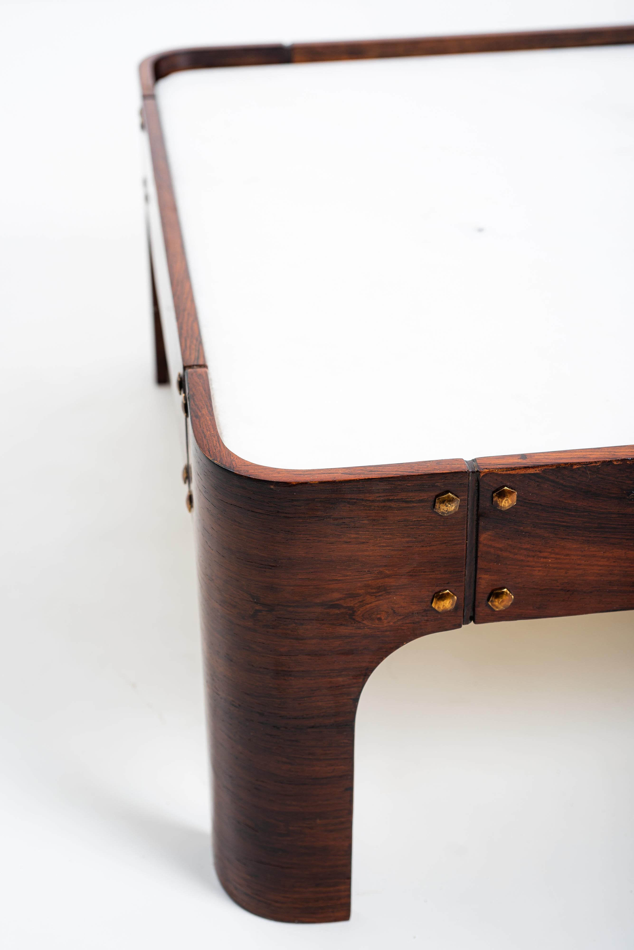 Brésilien Table centrale moderne du milieu du siècle dernier par Bertomeu & Cia, Brésil, années 1960 en vente