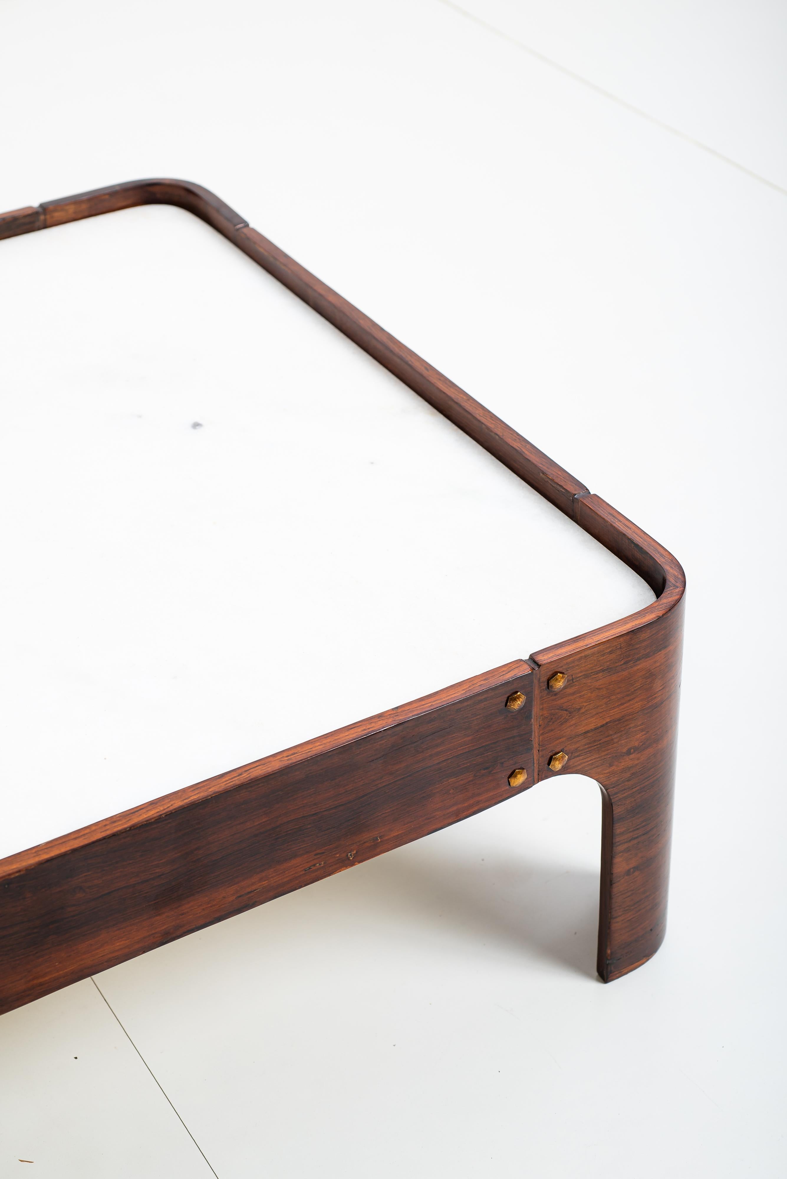 Verni Table centrale moderne du milieu du siècle dernier par Bertomeu & Cia, Brésil, années 1960 en vente