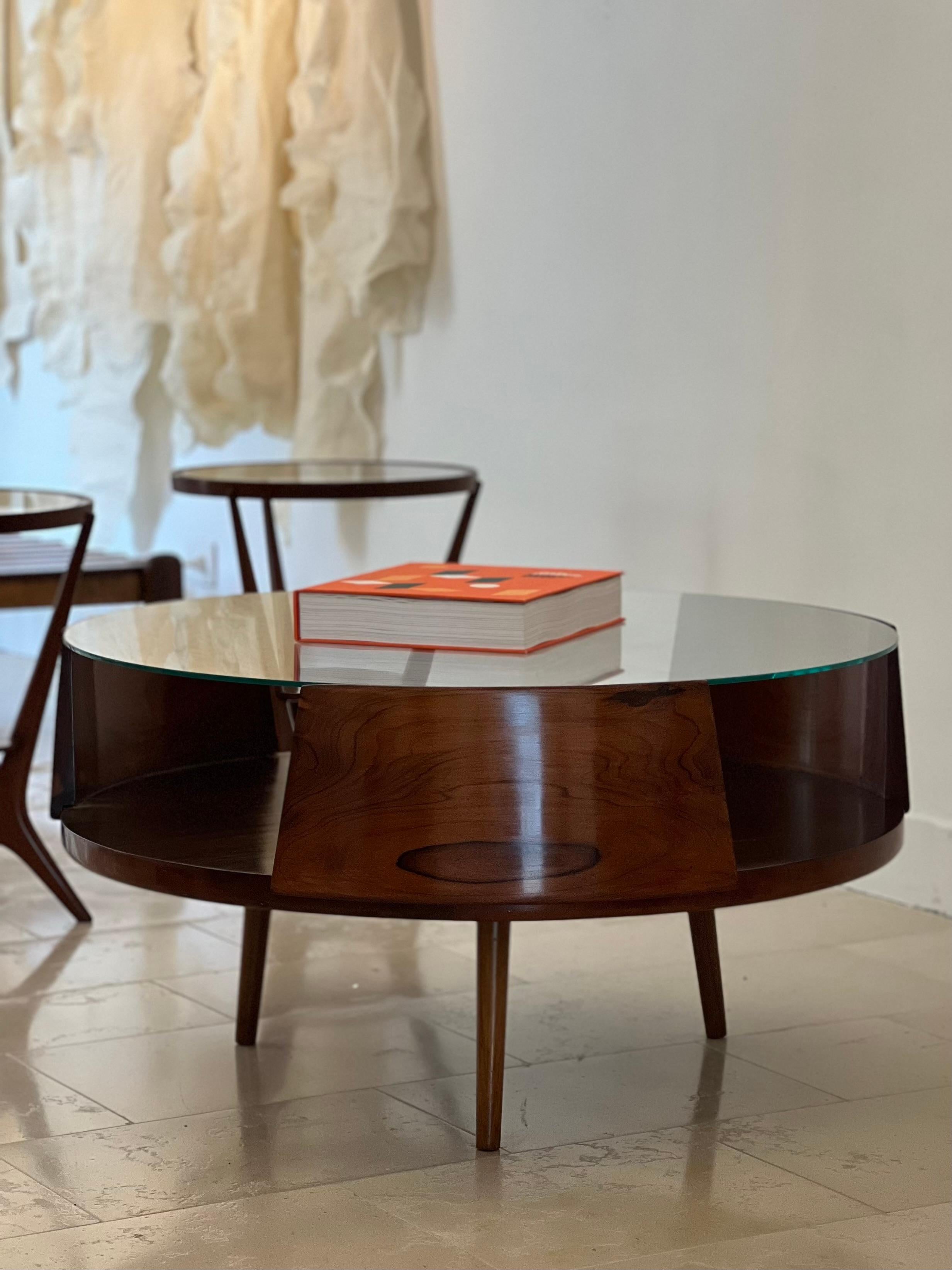 Mid-Century Modern Center Table by Carlo Hauner, Brazil 1960s

Mid-Century Modern Center Table designed by Carlo Hauner in 60s, has wooden structure and nesting glass top.